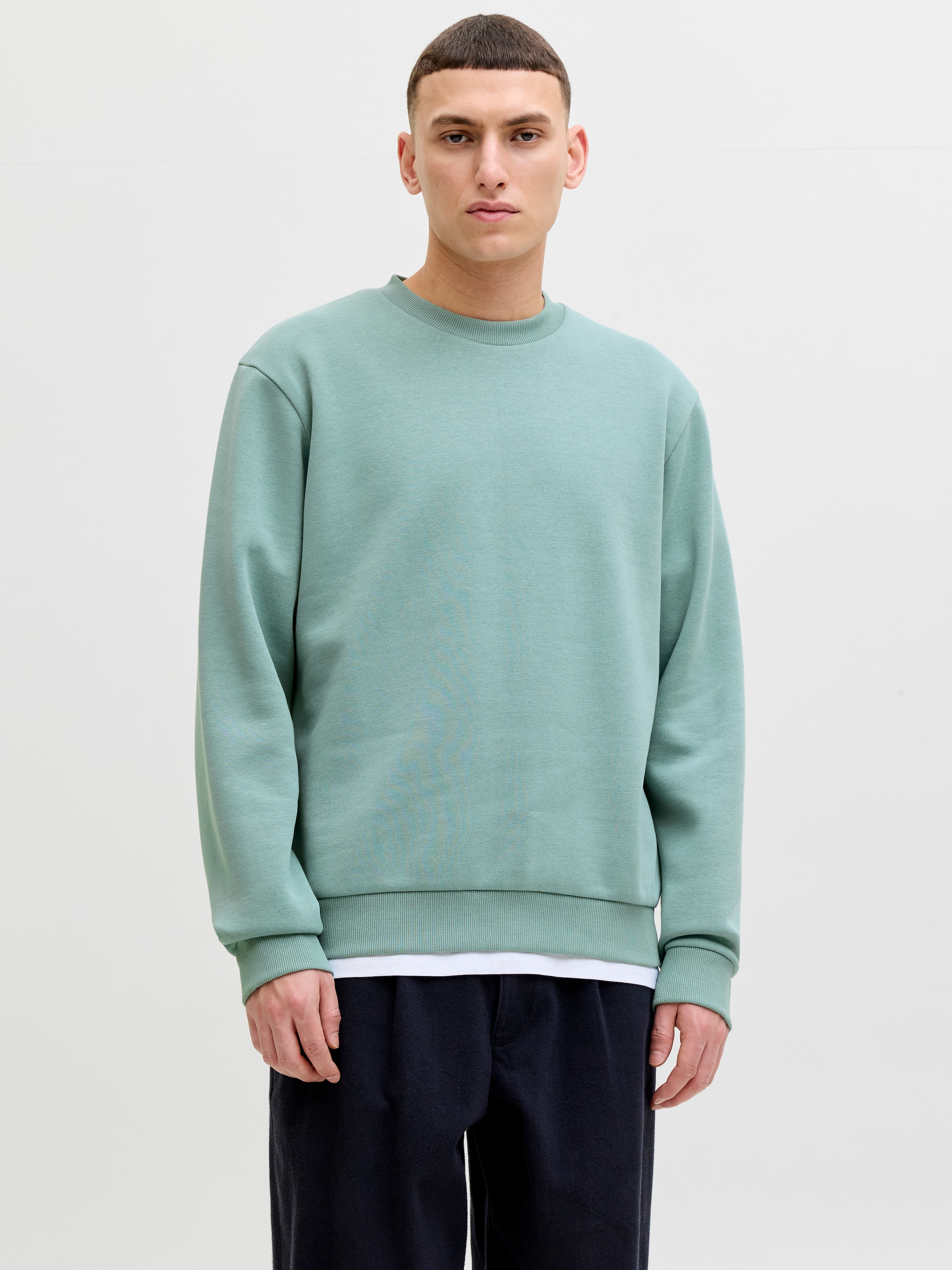 Jack & Jones Sweatshirt »JJEBRADLEY  mit Rippbündchen für Alltag und Freizeit«, Materialmix, relaxed fit
