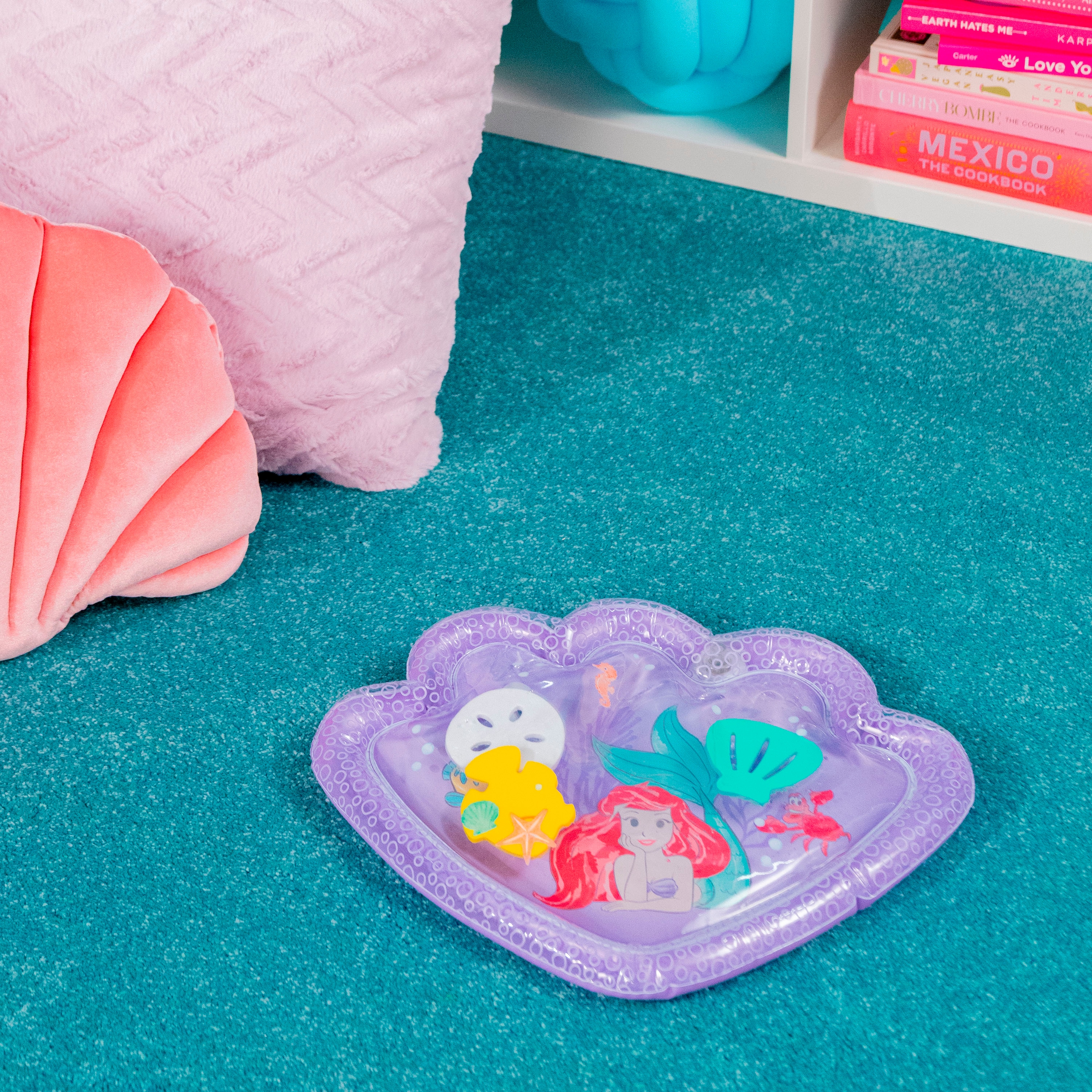 Bright Starts Tapis de jeu »The little Mermaid Sea TreasuresTummy Time Water Mat«