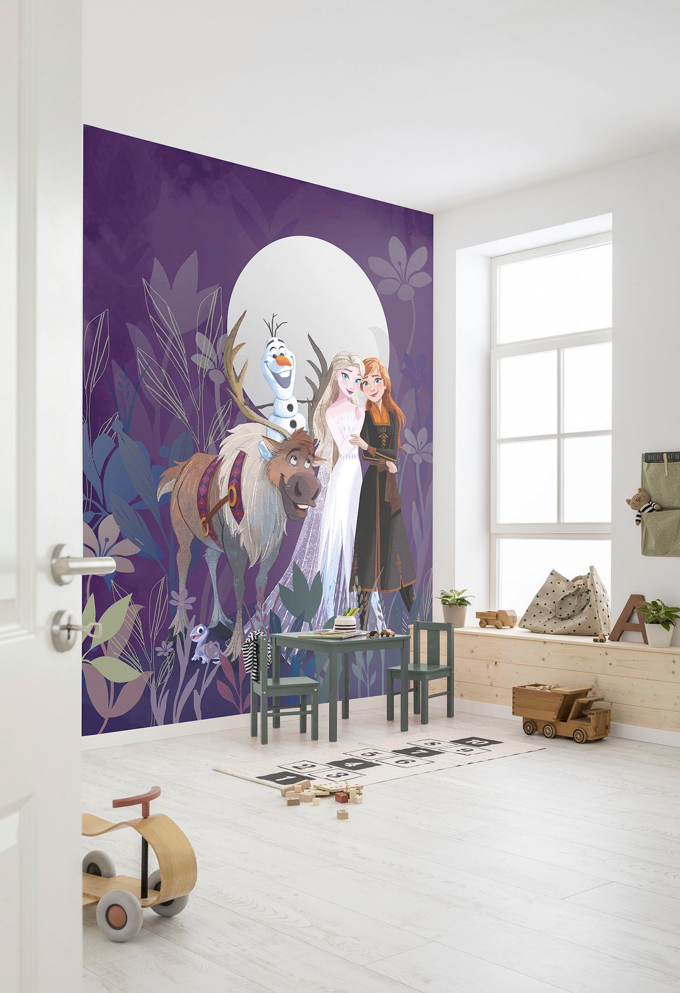 Image of Komar Fototapete "Digitaldruck Vlies - Frozen Full Moon Hike - Grösse 200 x 250 cm" bedruckt glatt Kinderzimmer