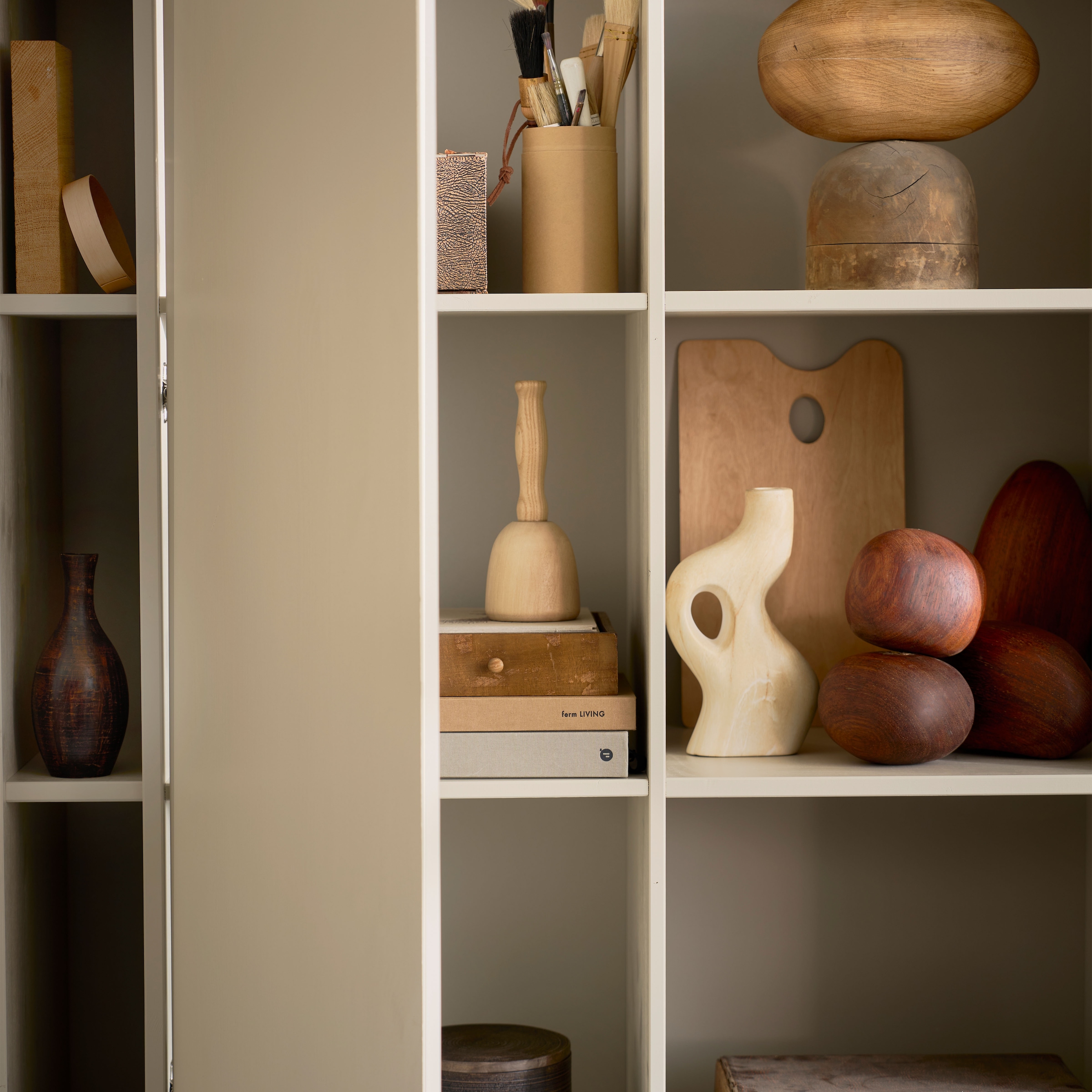 WOOOD Garderobenschrank »Settle Down FSC®-Kiefernholz Druckmechanismus H 218 x B 108 x T 44 cm« Beidseitig montierbar, Wandbefestigung empfohlen, HDF-Rückwand