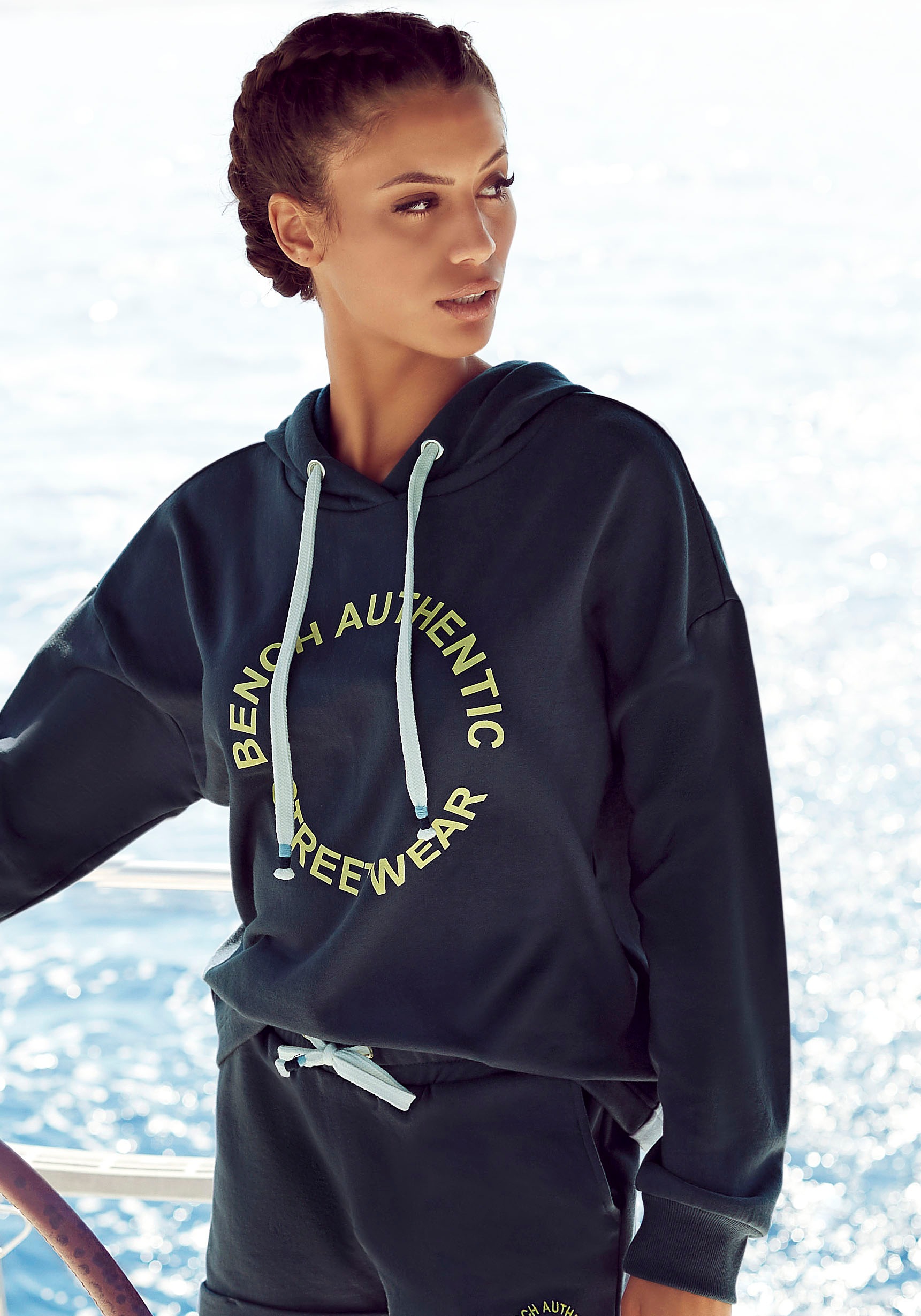 Image of Bench. Hoodie, mit rundem Frontdruck bei Ackermann Versand Schweiz