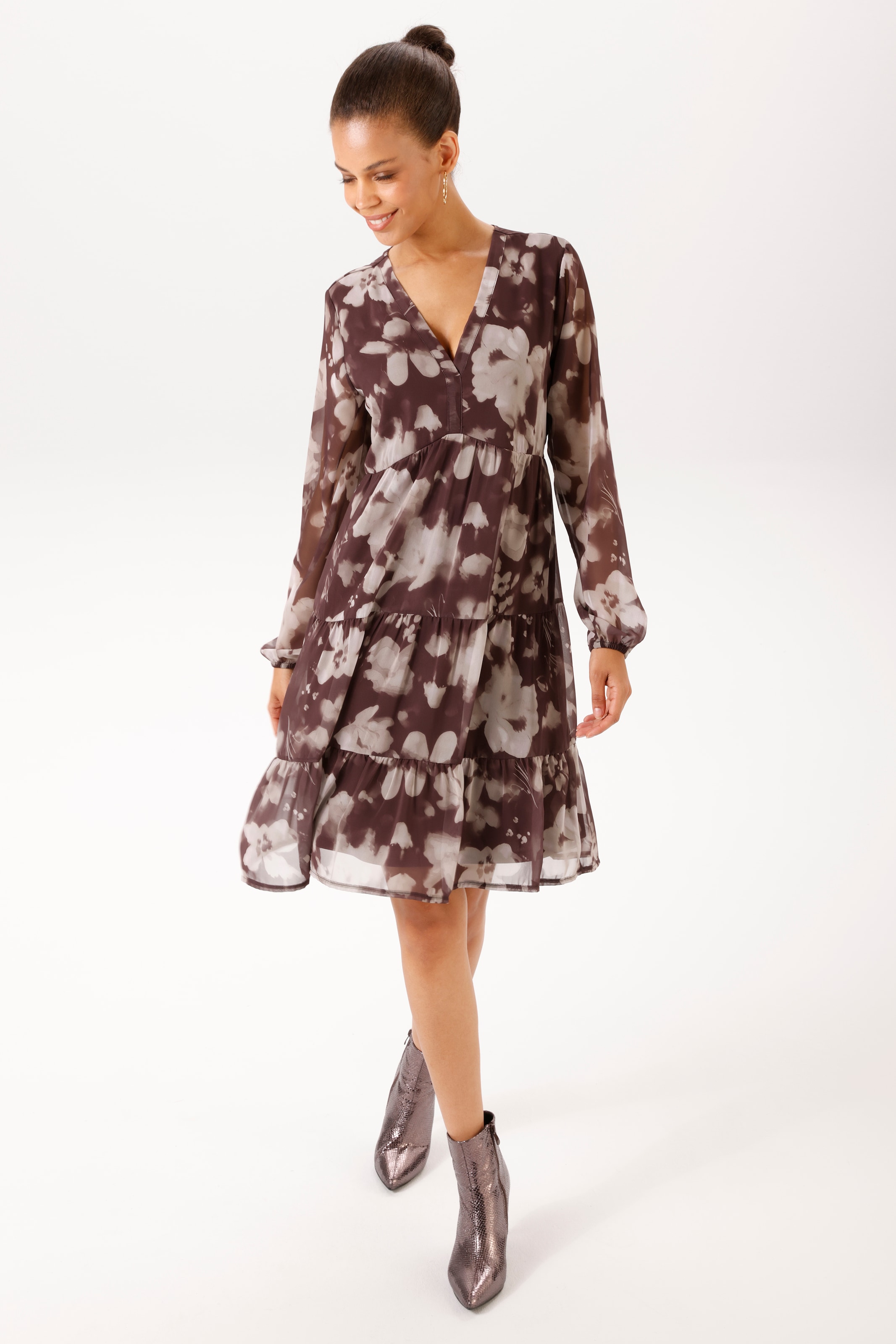 Image of Aniston CASUAL Blusenkleid mit grafischen Batik-Blumen bedruckt - NEUE KOLLEKTION