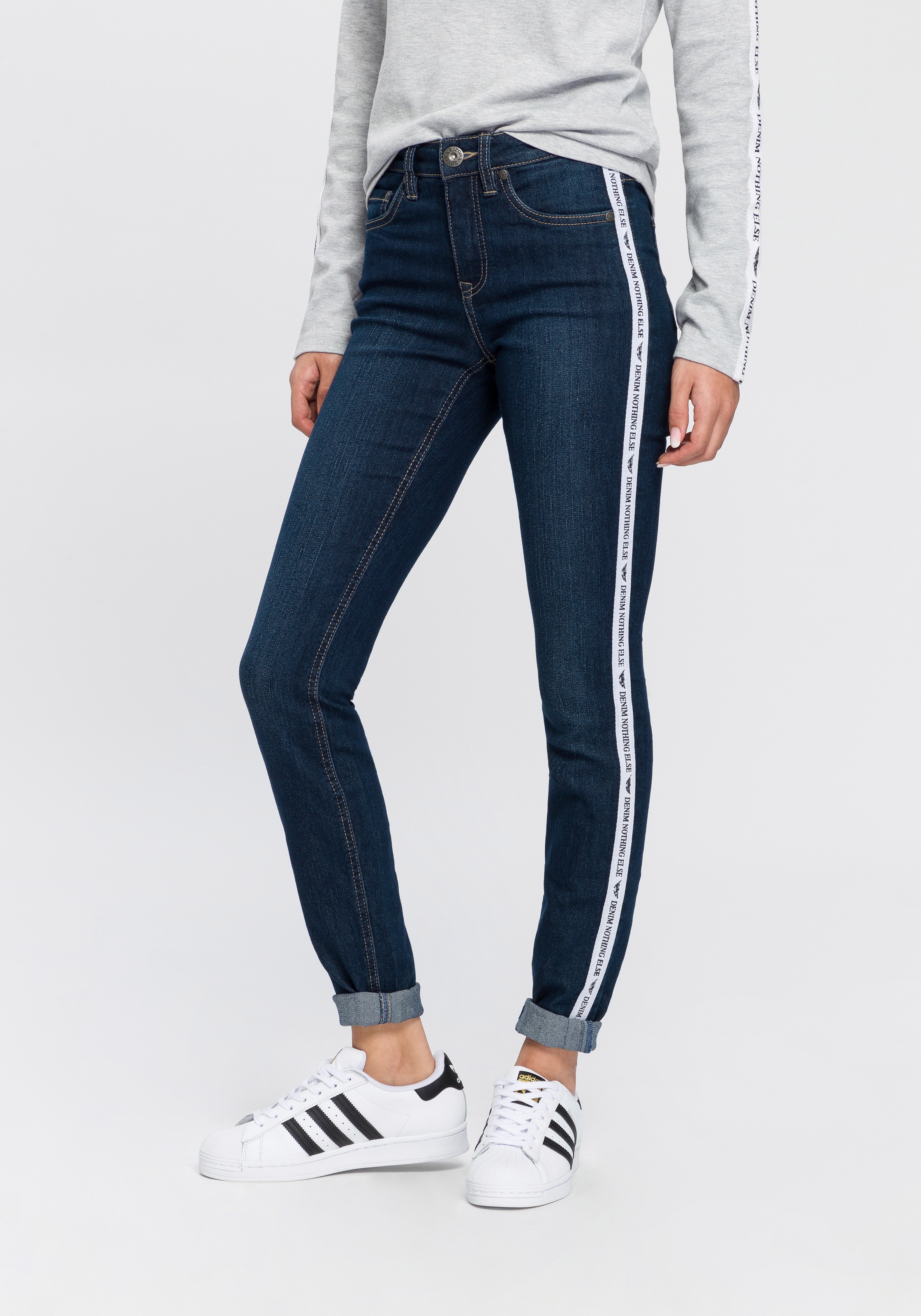 Image of Arizona Slim-fit-Jeans, High Waist mit coolem Seitenstreifen bei Ackermann Versand Schweiz