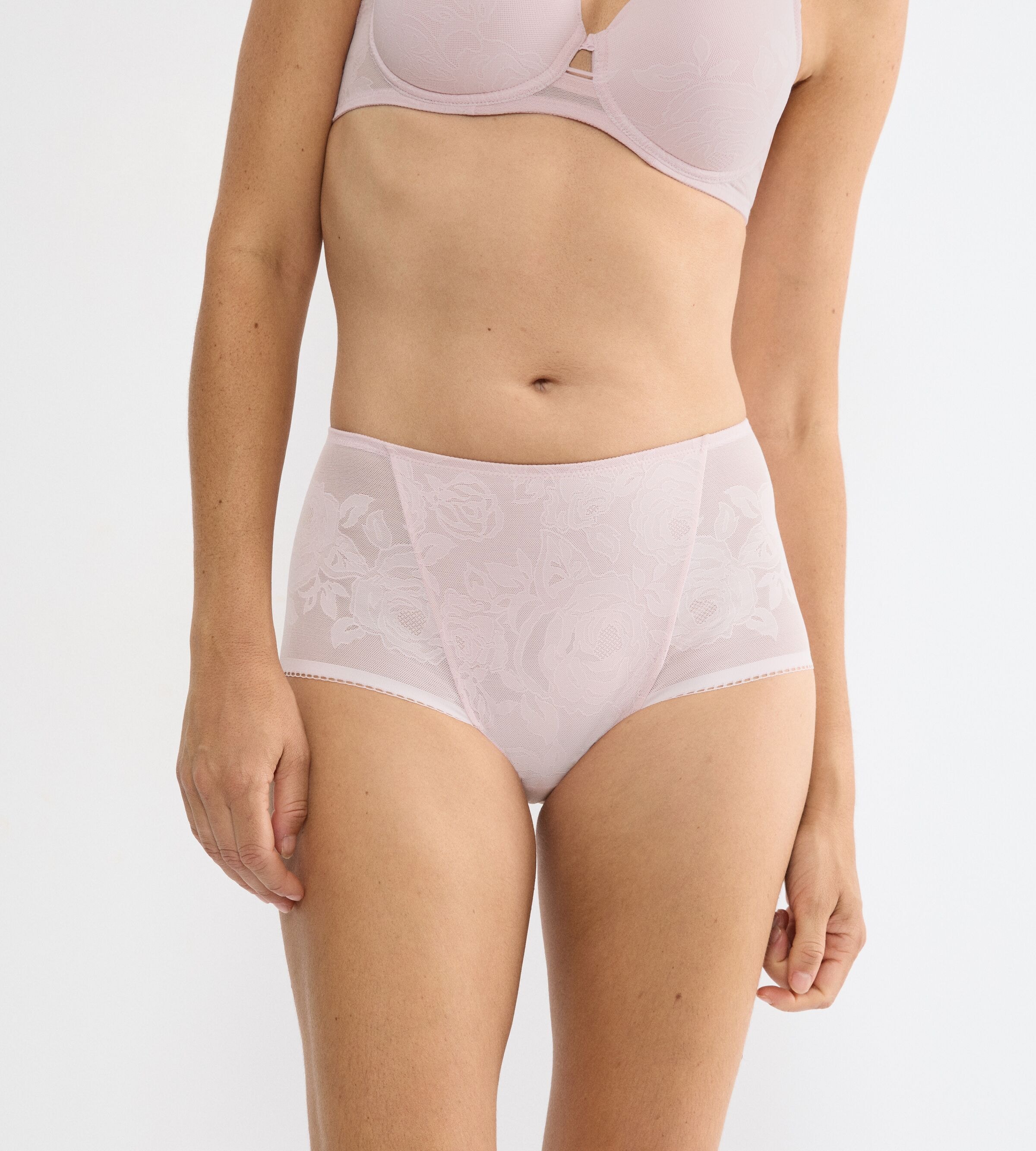 Triumph Shapingslip »Wild Rose Sensation« flache formende Spitze, mittlerer Shape-Effekt, atmungsaktiv