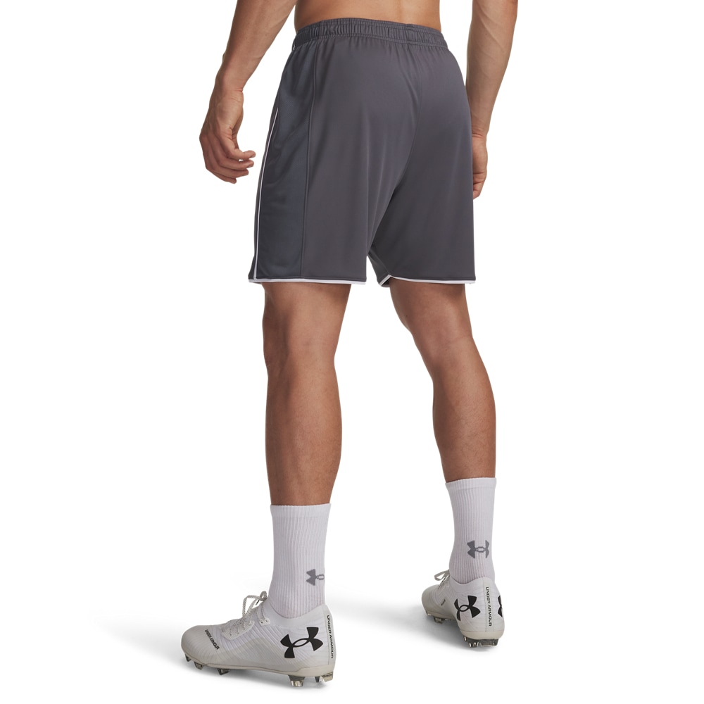 Under Armour® Short d'entraînement »UA M CHALLENGER TRAIN SHORT«  pour activités variées, matière légère, design mode sport