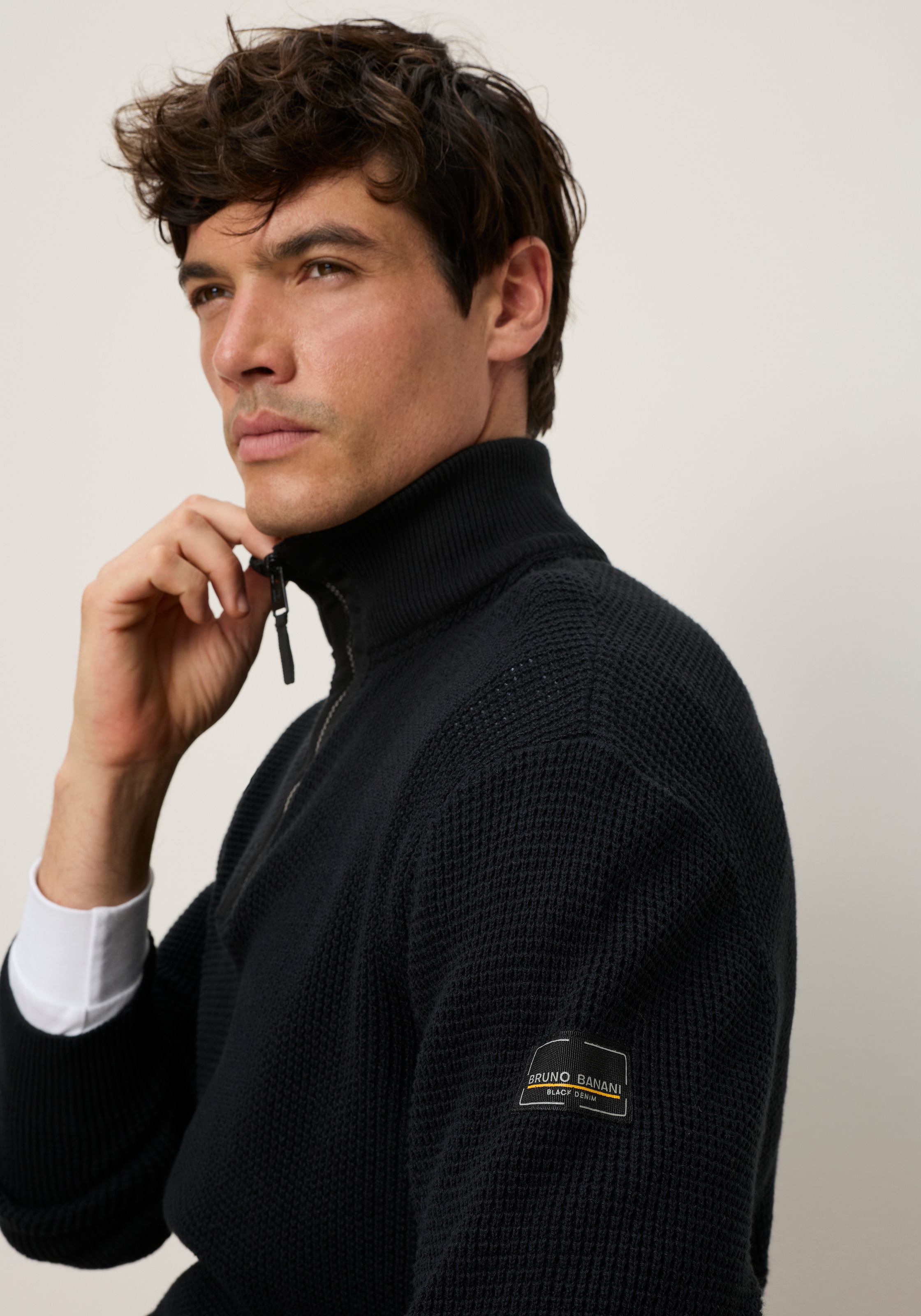 Bruno Banani Troyer »mit modischer Reissverschlussblende« Markante Strickstruktur trifft auf cleane Details.. modisch, elegant