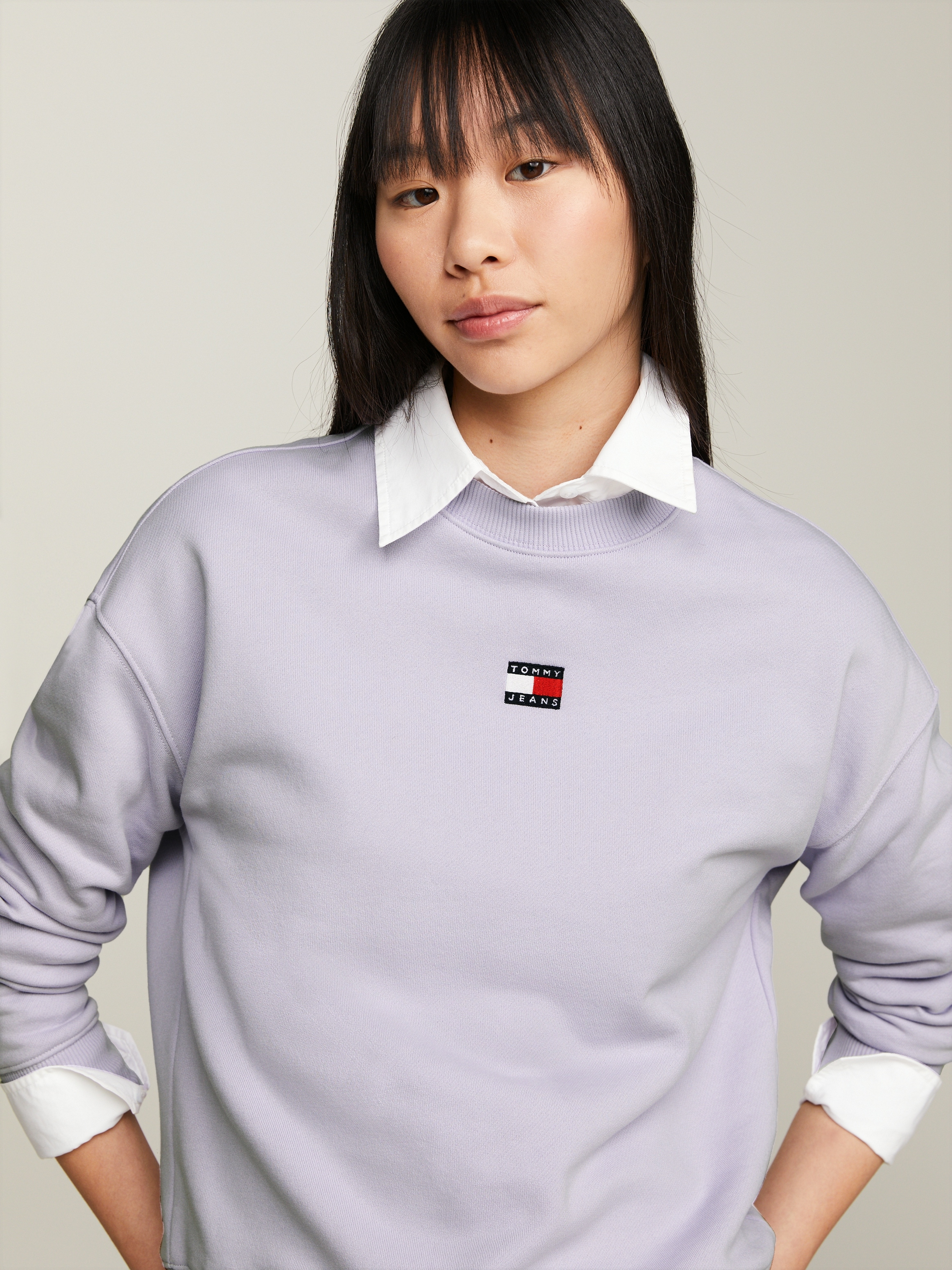 Tommy Jeans Sweatshirt, mit Dropshoulder-Design und Frontlogo