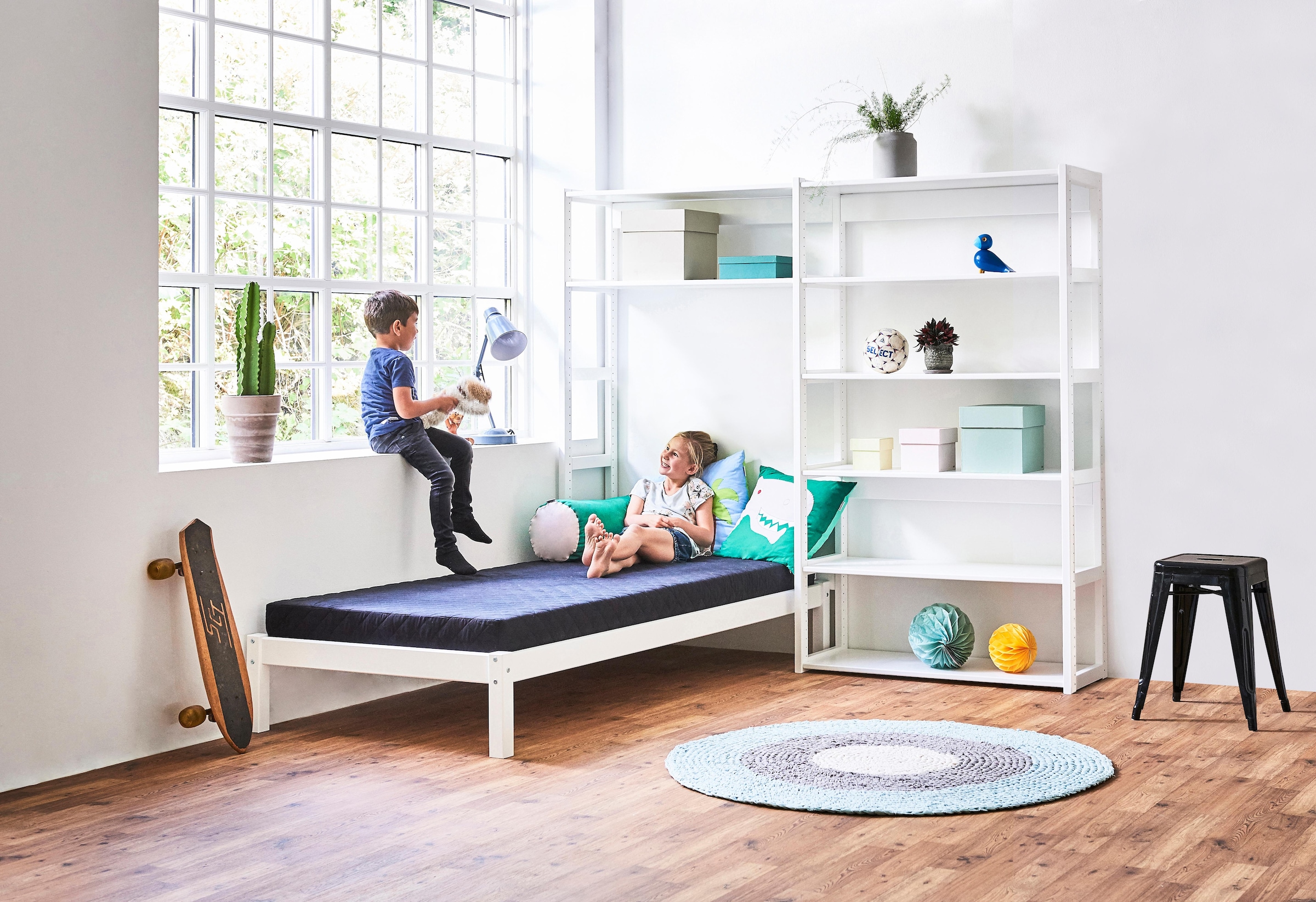 Hoppekids Jugendzimmer-Set »STOREY«, (Set, 16 St., Kinderbett, Rollrost, Schaummatratze, Regalsystem, 8 Einlegeböden)