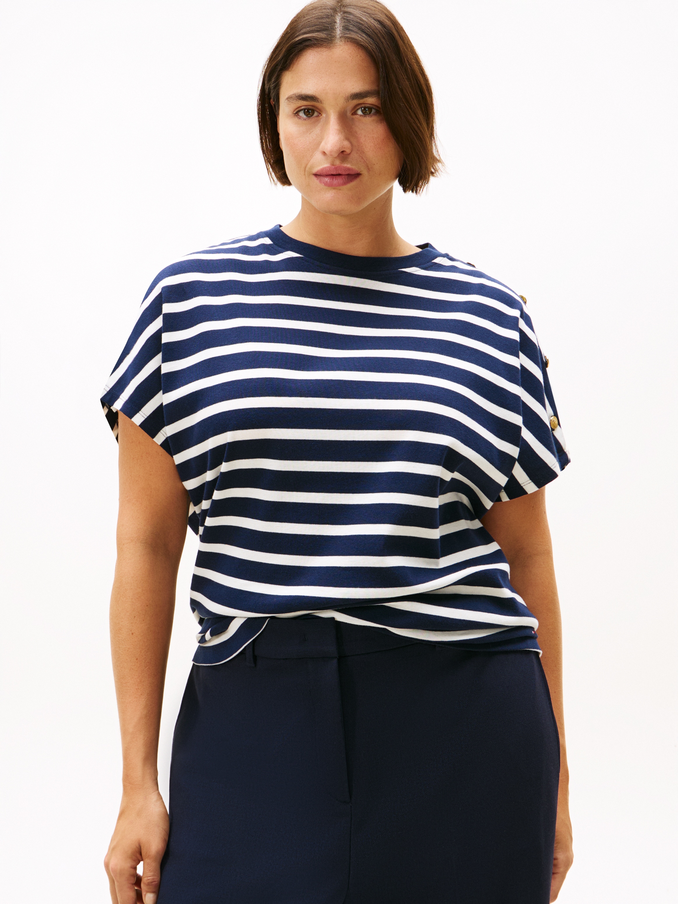 Tommy Hilfiger Curve Kurzarmshirt »CRV GOLD BUTTON SS TEE«, in grossen Grössen