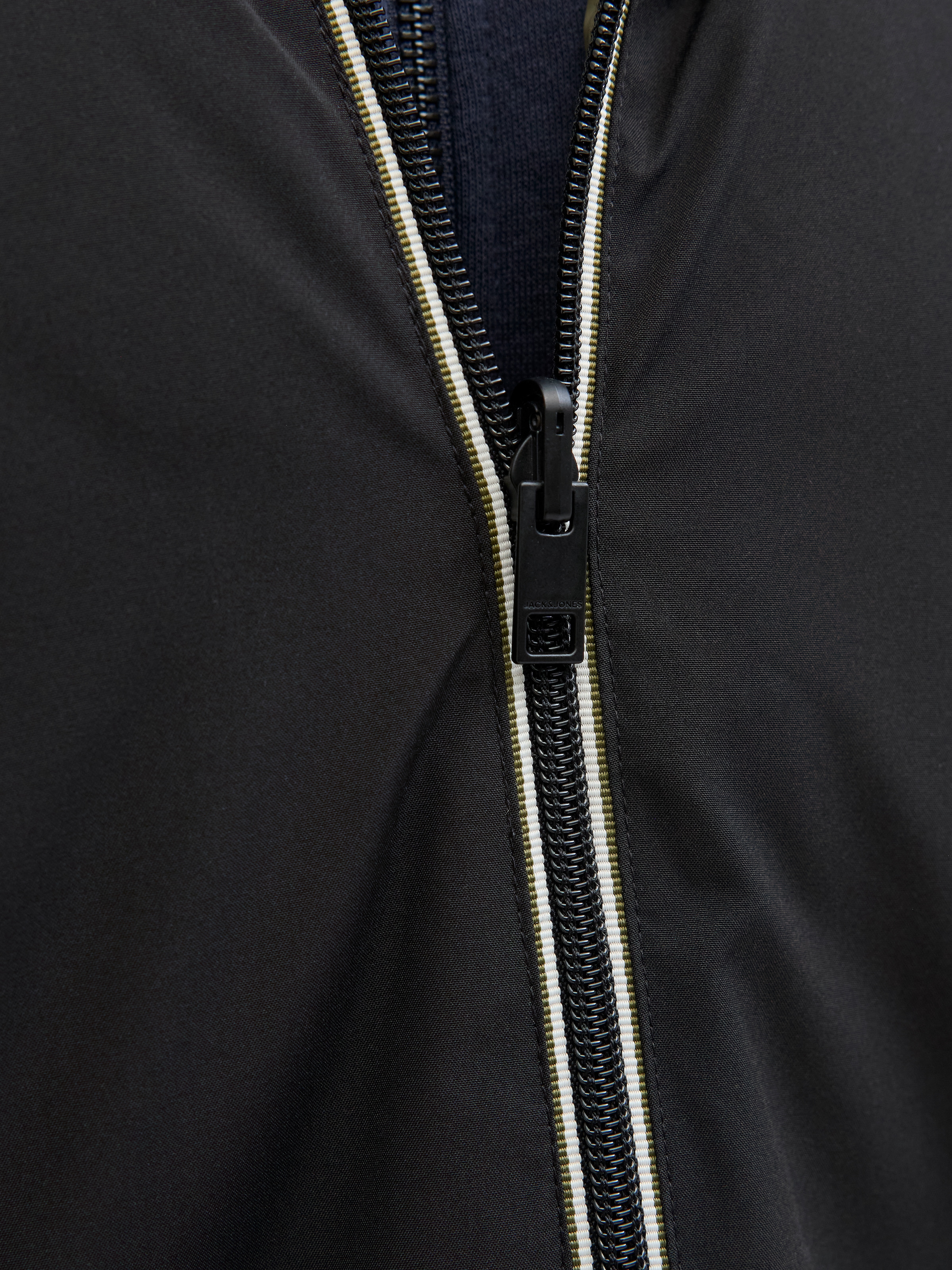 Jack & Jones PlusSize Outdoorjacke »JJEBROOK REVERSIBLE JACKET SN PLS«, mit Kapuze