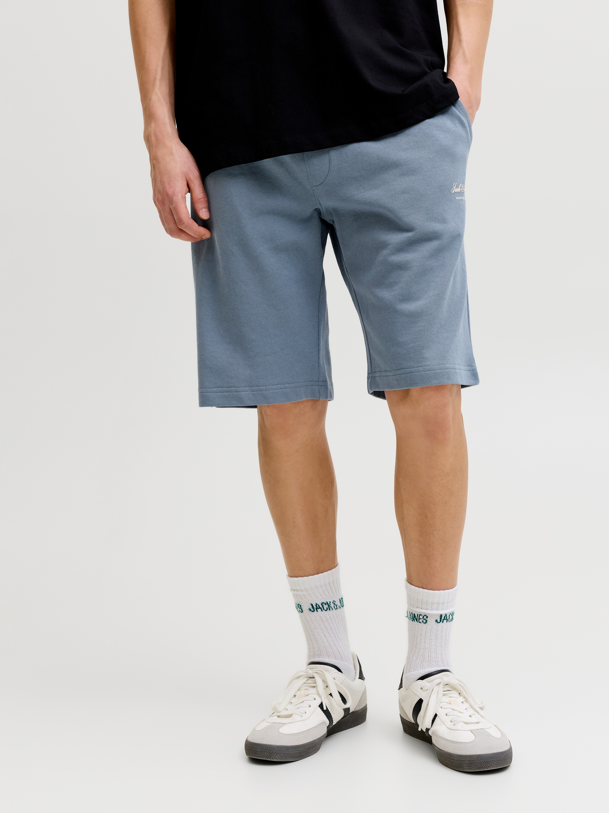 Image of Jack & Jones Laufshorts "JPSTGORDON ARCHIVE SWEAT SHORTS MID SN" mit Kordelzug