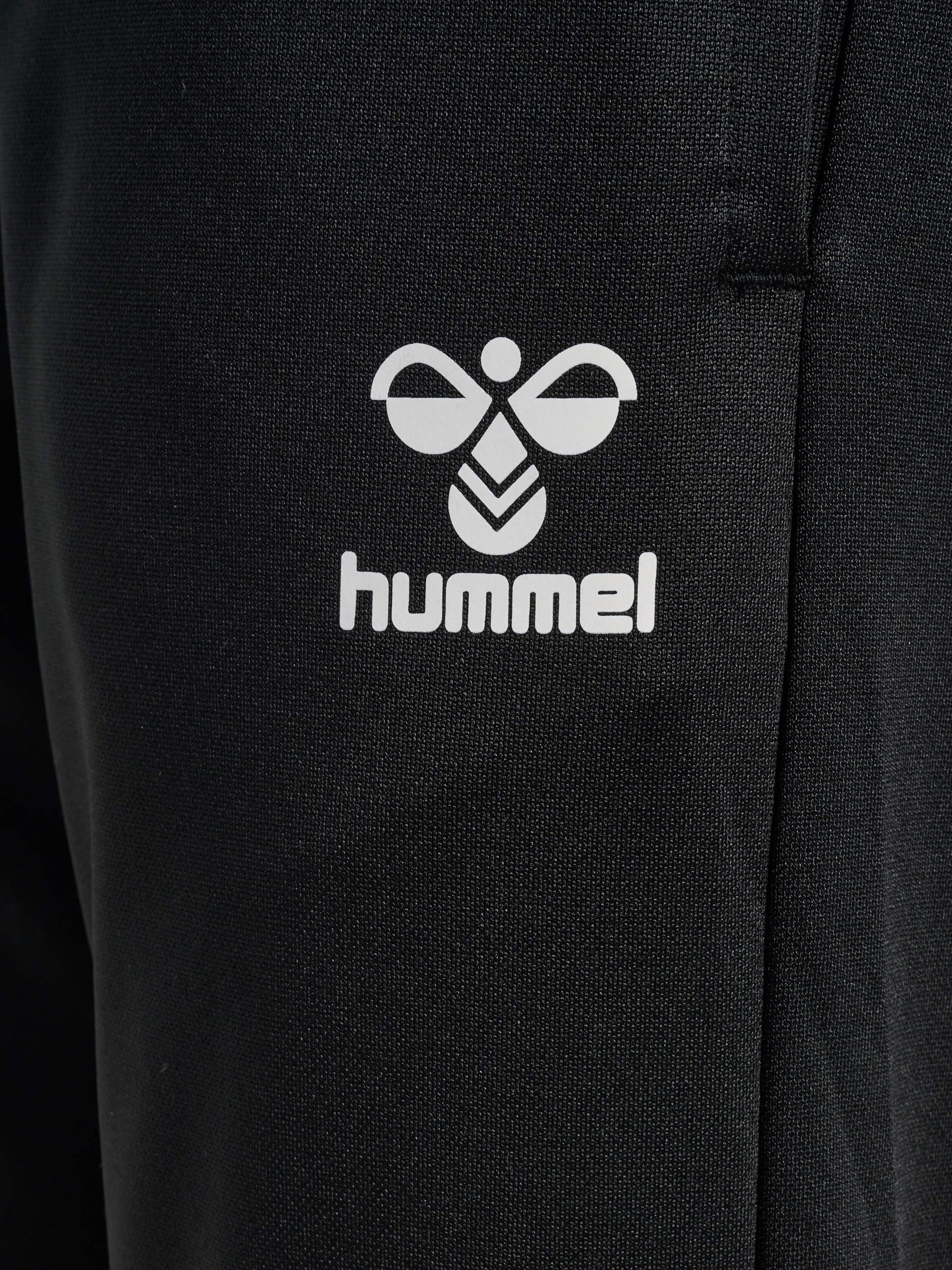 hummel Trainingshose »HMLESSENTIAL TRAINING PANTS KIDS«  mit BEECOOL® Technologie, aus Interlock-Material