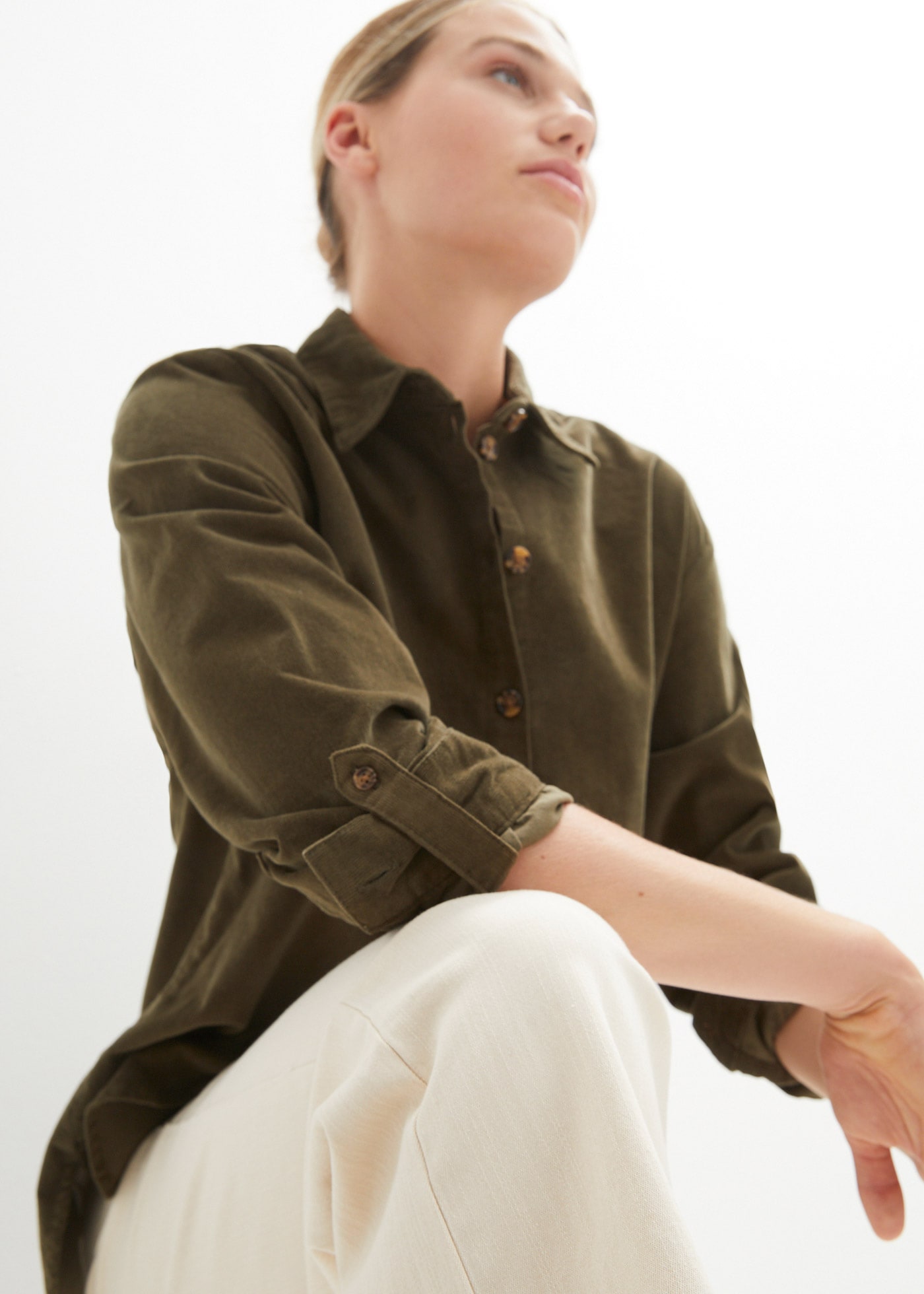 bonprix Langarmbluse »Cord-Hemd mit Seitenschlitz« Cord-Hemd mit Seitenschlitz