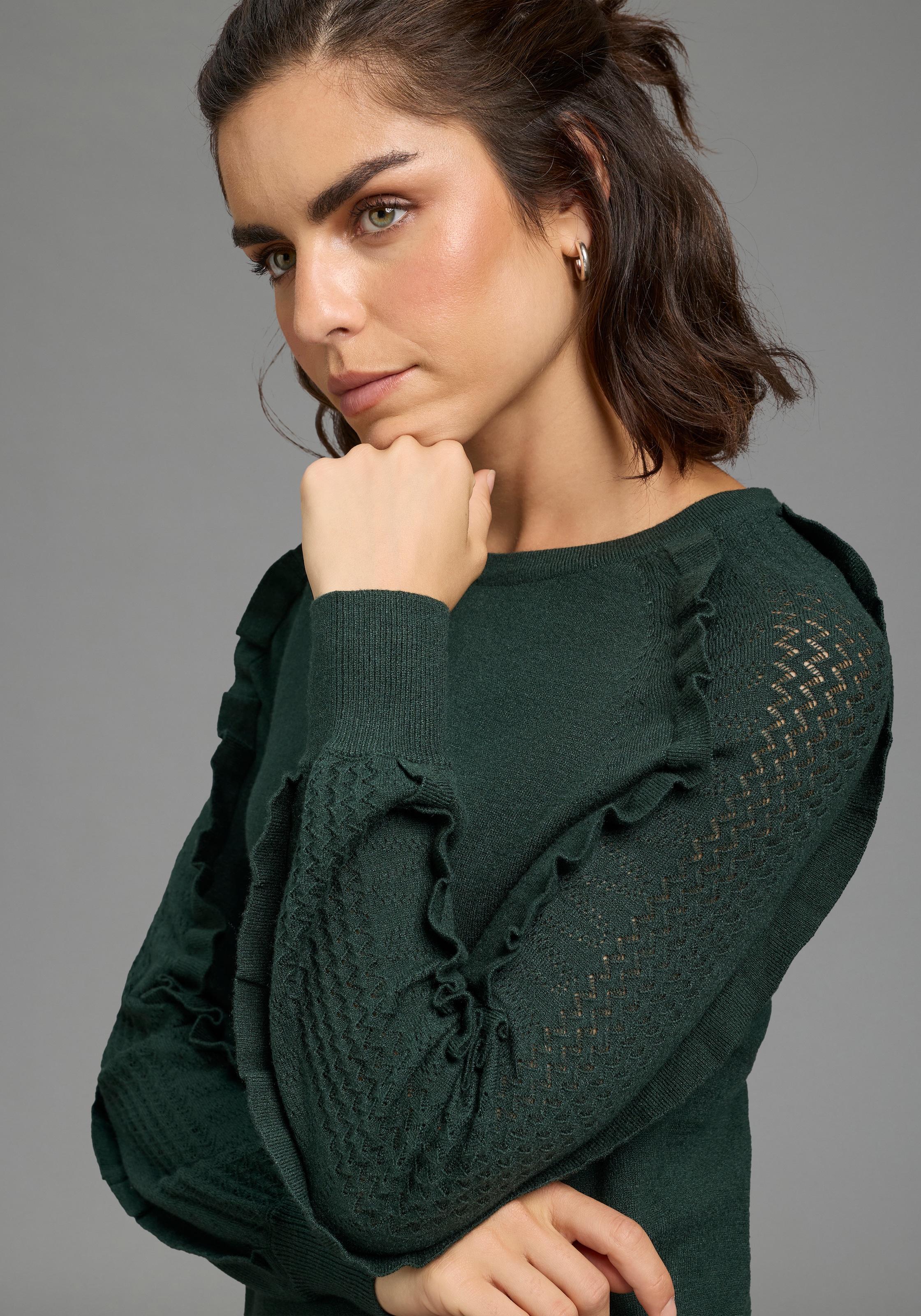Image of Laura Scott Strickpullover "mit femininem Ajourstrickmuster" mit figurumspielender Passform
