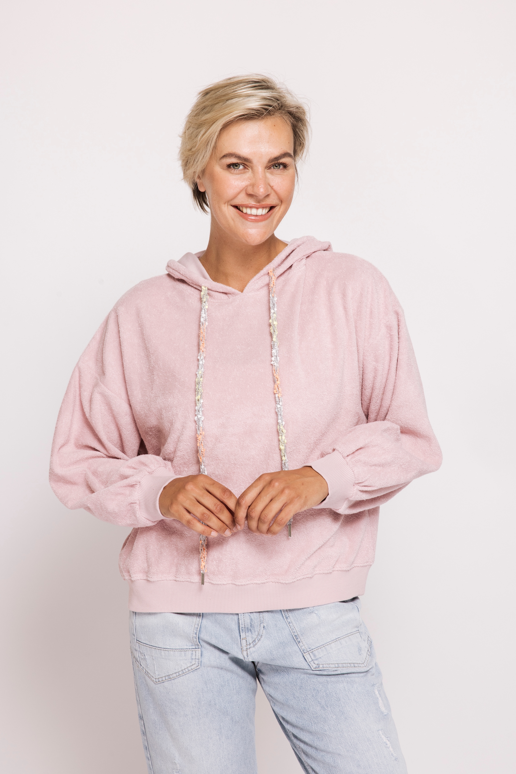 Zhrill Sweat à capuche »ZHXENIA Nicki Kap-Sweat«, avec col montant, cordons tricotés, coupe décontractée
