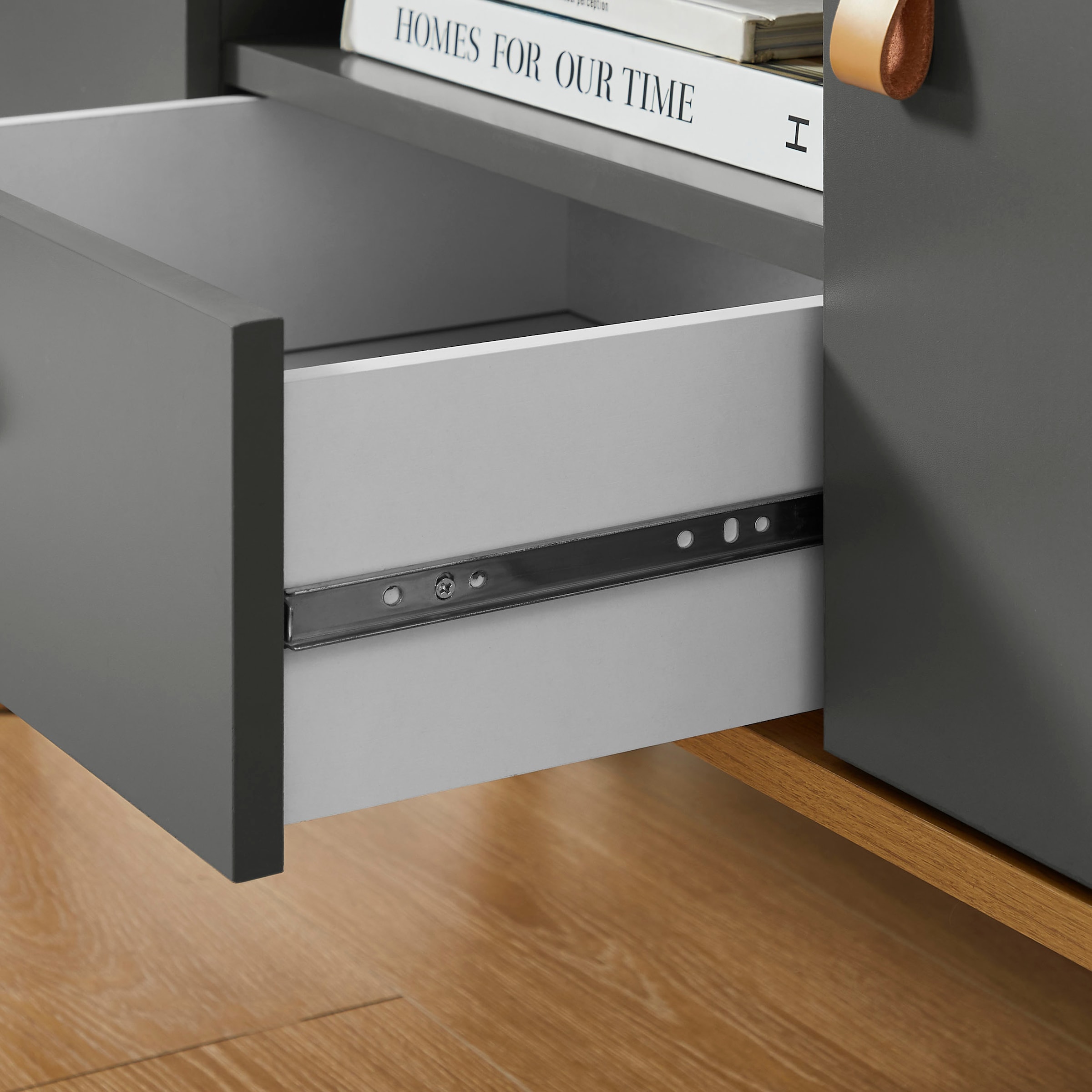 Leonique TV-Board »Avril« Korpus aus Melamin & MDF, ABS-Kunststoff Kanten, Soft-Close-Funktion