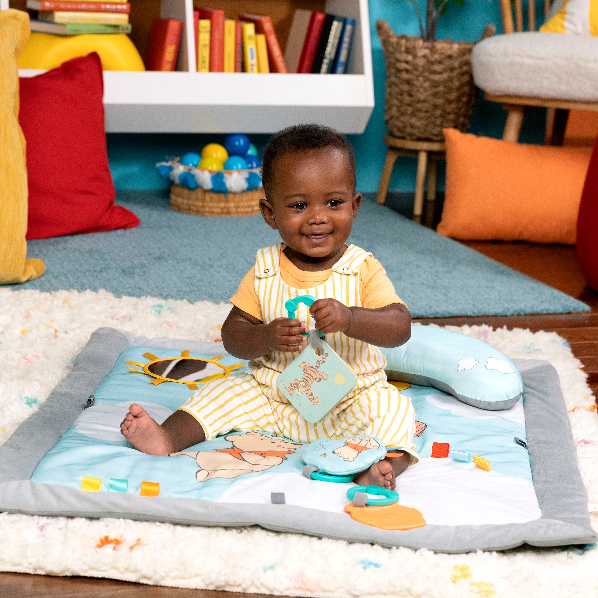 Bright Starts Arche de jeu »WINNIE THE POOH Once Upon a Tummy Time ™ Activity Gym« mit Plüschmatte und Stützkissen