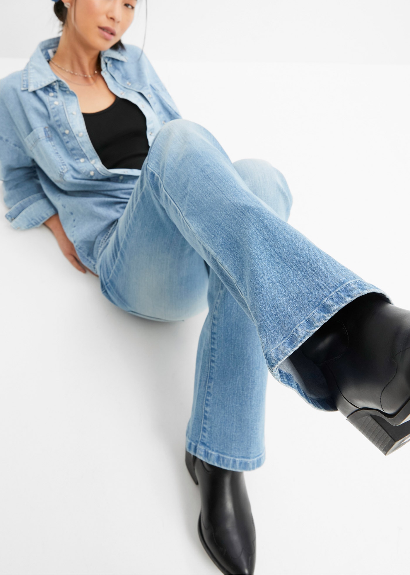 bonprix Bootcut-Jeans »Bootcut-Jeans Mid Waist, Stretch« Bootcut-Jeans Mid Waist, Stretch