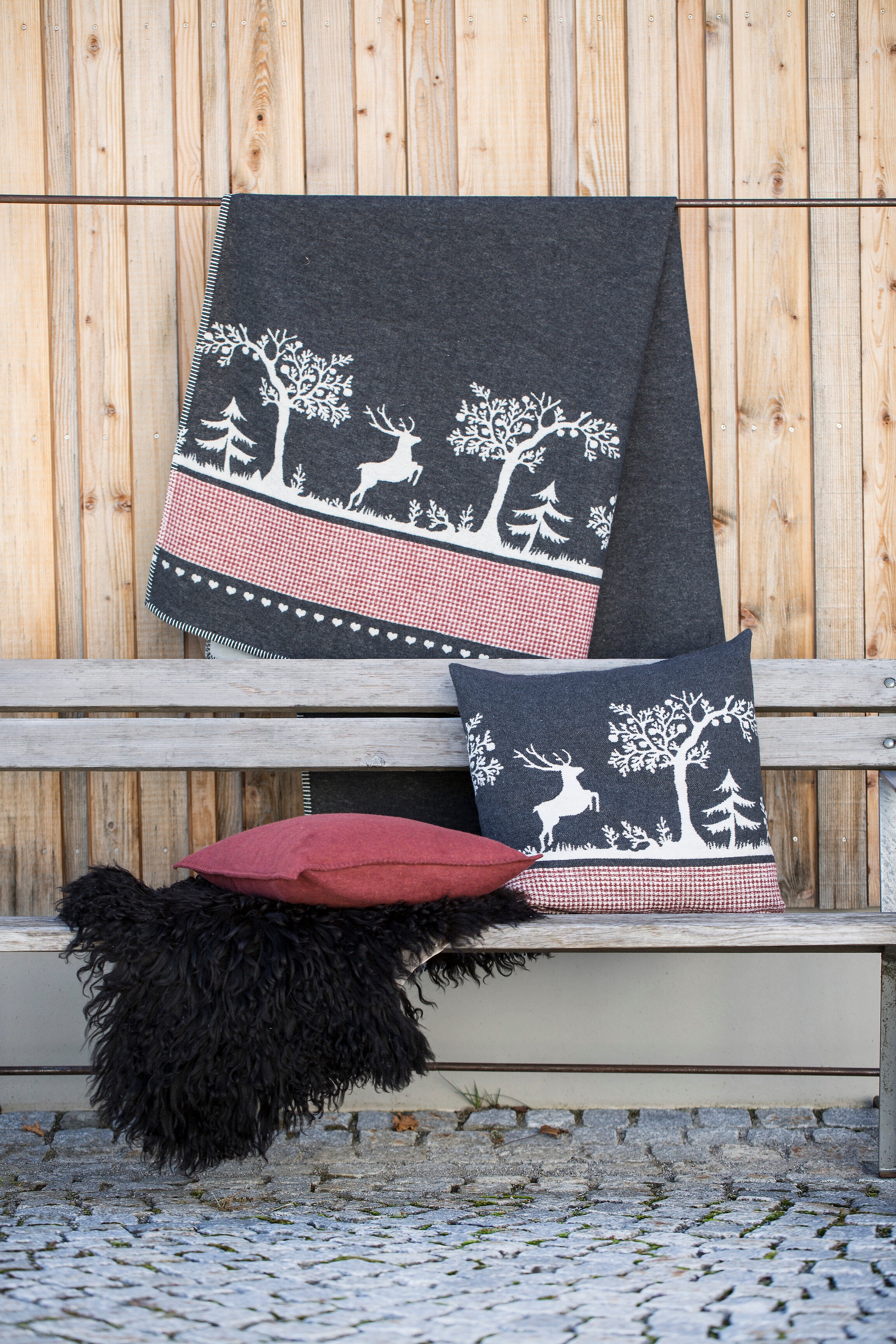 Image of DAVID FUSSENEGGER Wohndecke, mit alpinem Motiv - Made in Austria bei Ackermann Versand Schweiz