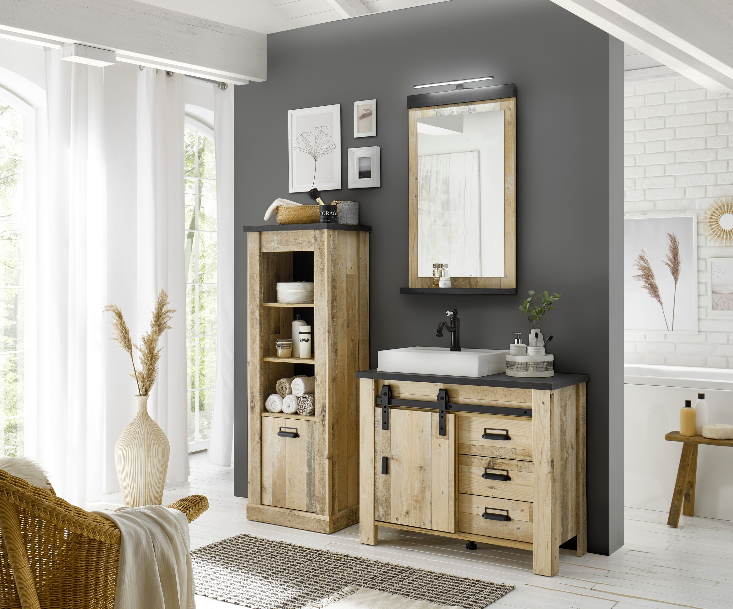 Home affaire Badspiegel »SHERWOOD, Spiegel im modernen Design«, (1 St.), in 2 Farben verfügbar, inkl. LED-Beleuchtung, mit Ablageboden