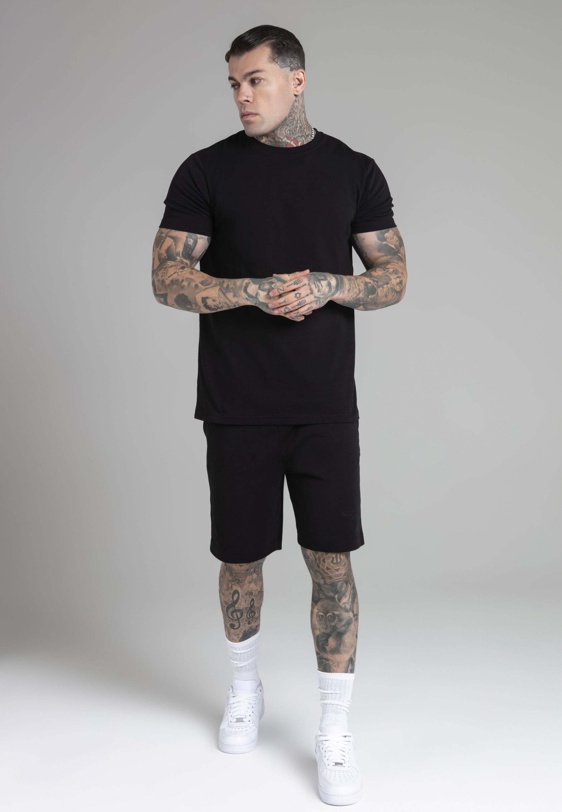 Loungeanzug »Siksilk Set T-Shirt and Shorts Set in Black«