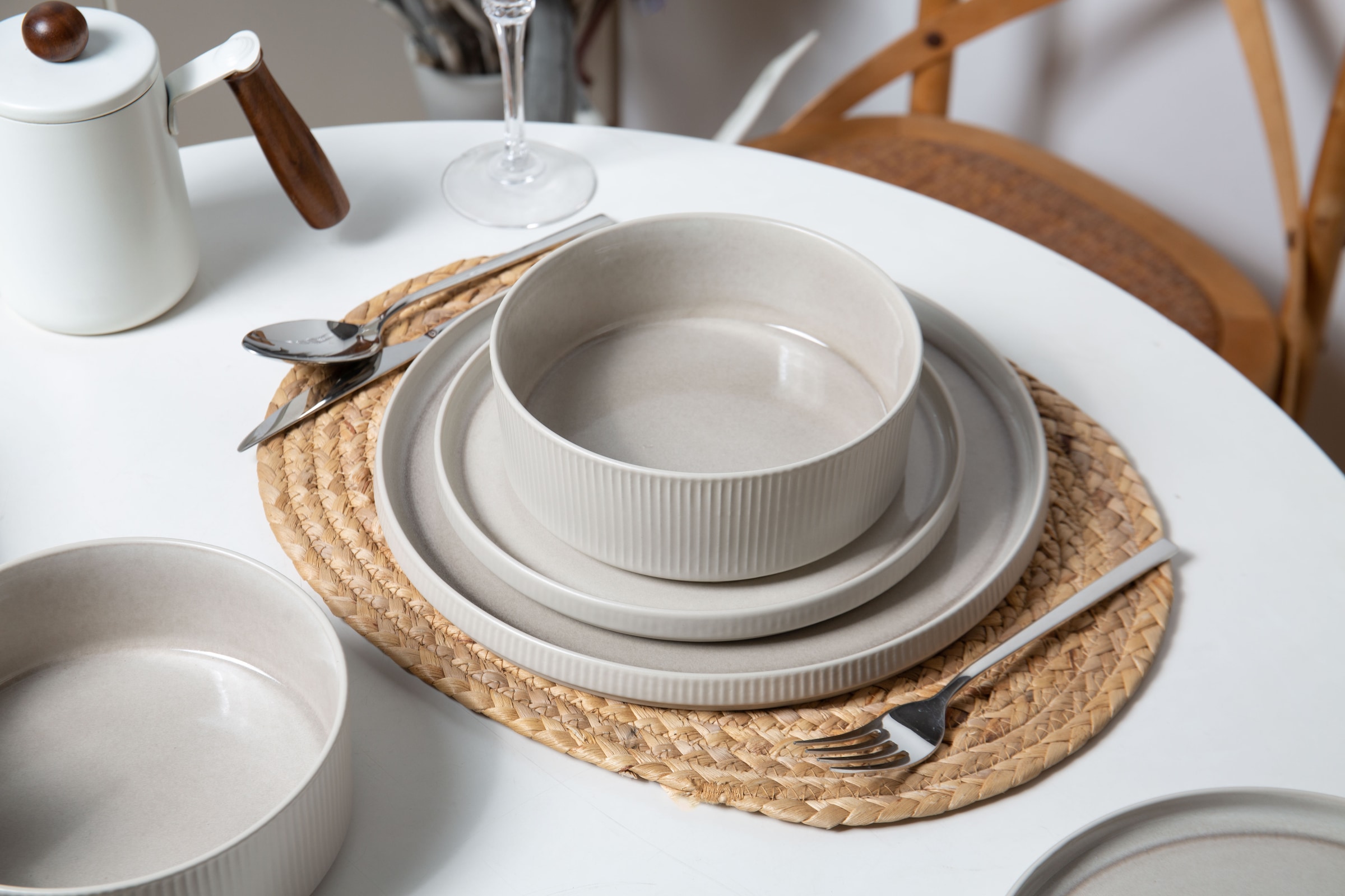 GOODproduct Set de vaisselle »Ylvii, aussen matt, innen reaktiv glasiert« Riffeloptik, spülmaschinenfest und mikrowellengeeignet