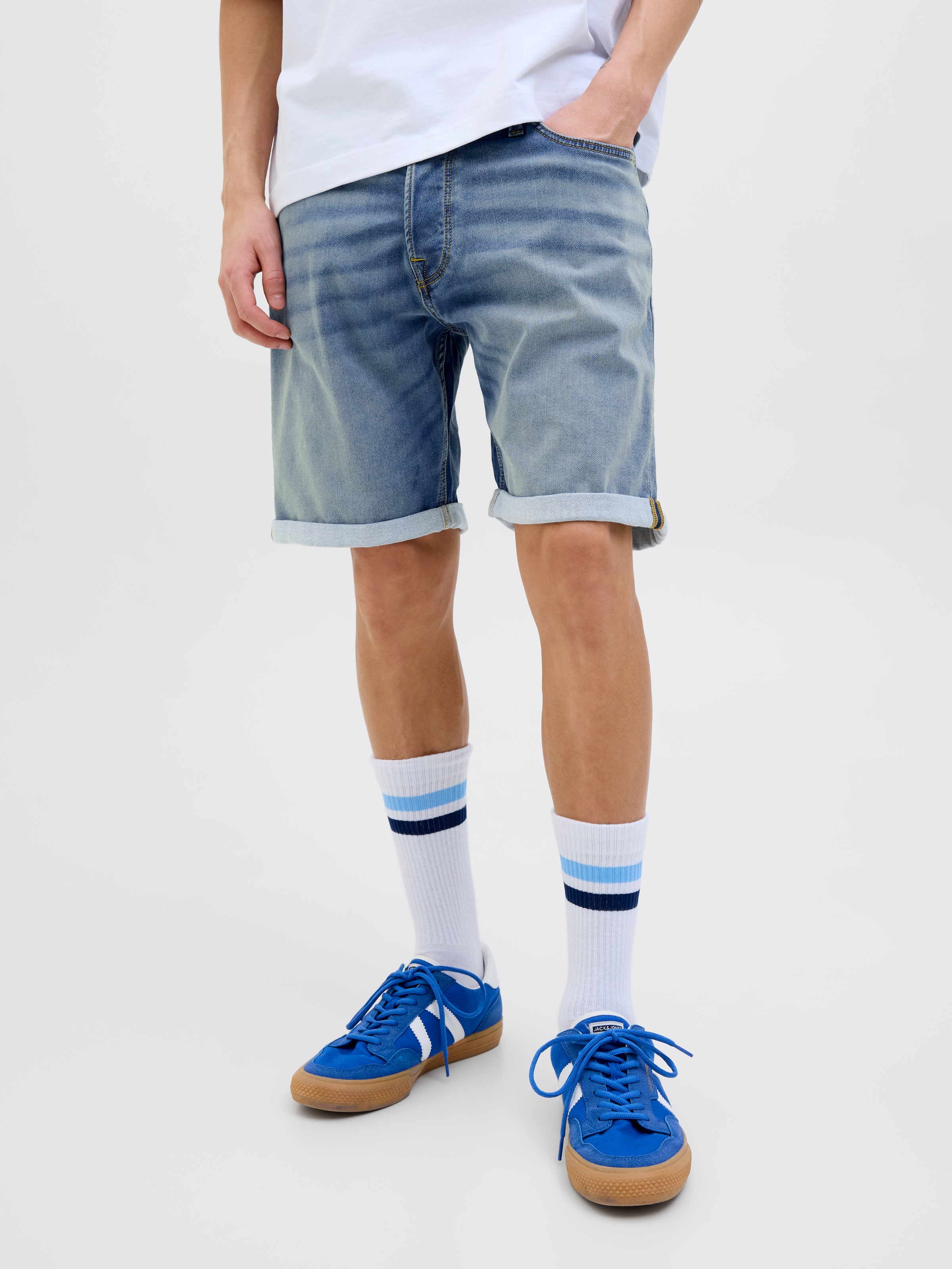 Image of Jack & Jones Shorts "JJIRICK mit Aufschlag und Knopfverschluss für den Sommer" unifarben, regular fit, Web, Five-Pocket-Stil, elastisch