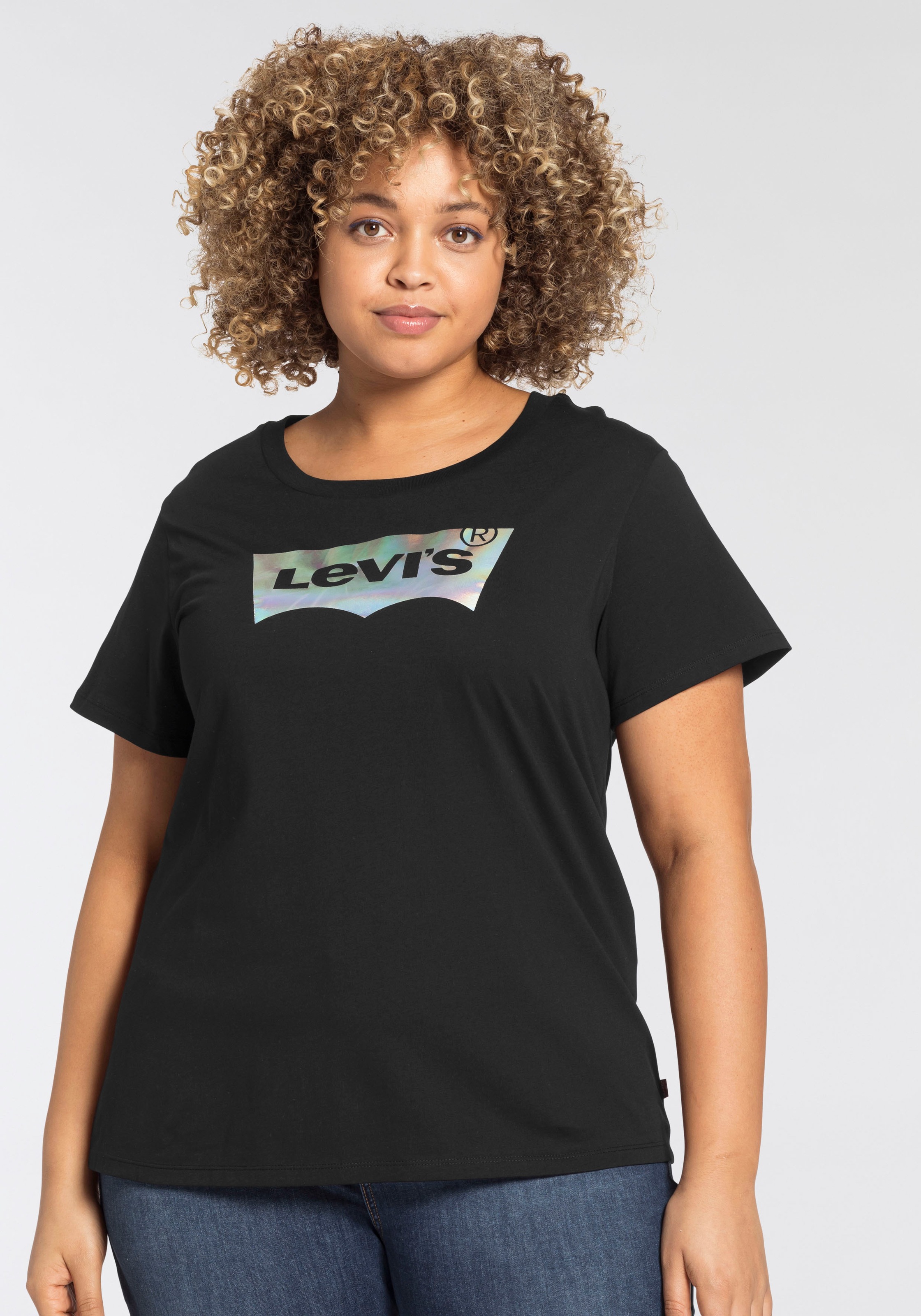 Image of Levi's® Plus Kurzarmshirt »PL PERFECT TEE«, mit schimmernden Batwing-Logo bei Ackermann Versand Schweiz
