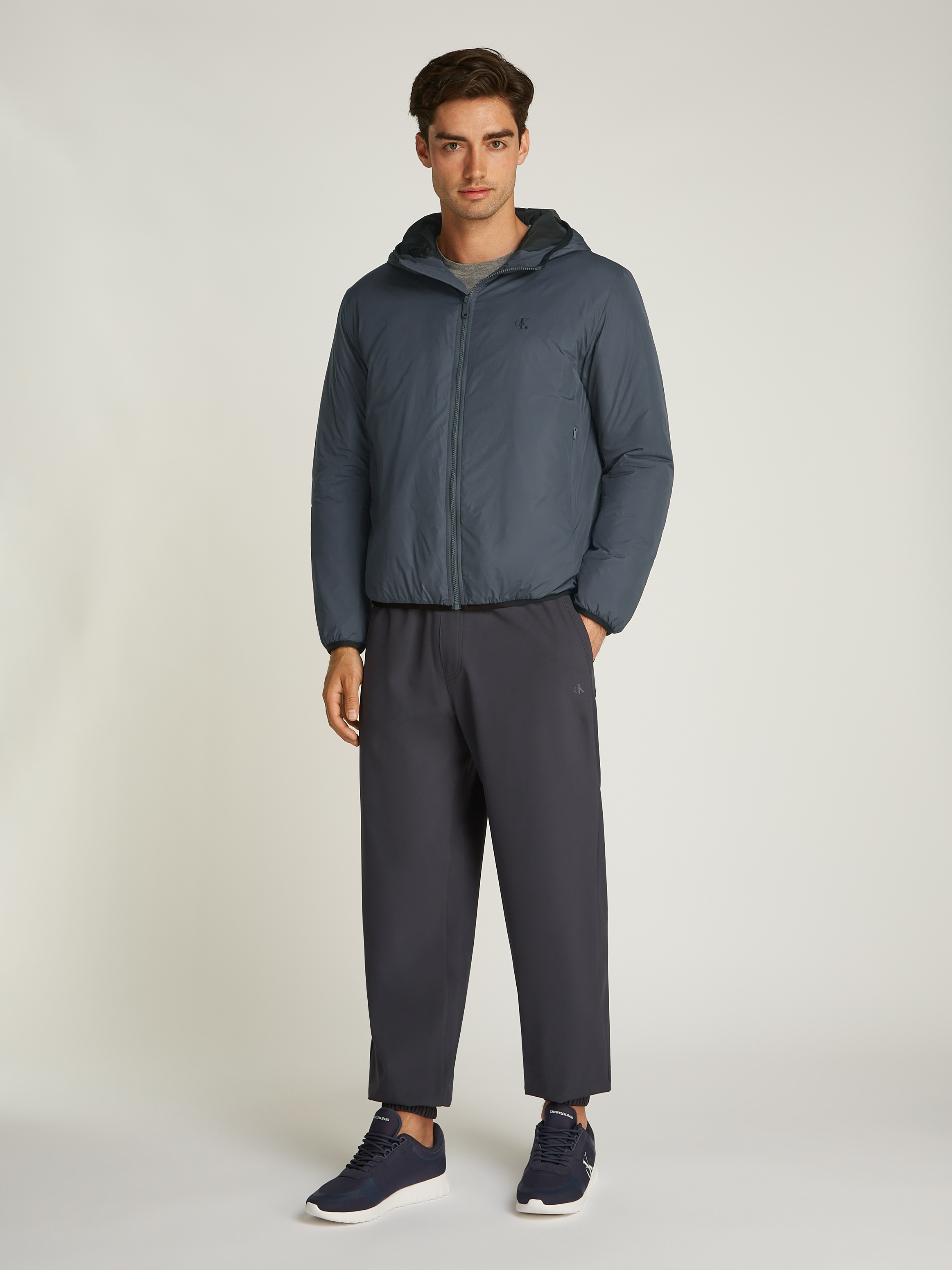 Calvin Klein Jeans Allwetterjacke »HI-NECK JACKET«, mit Kapuze, Logodruck, Kapuze