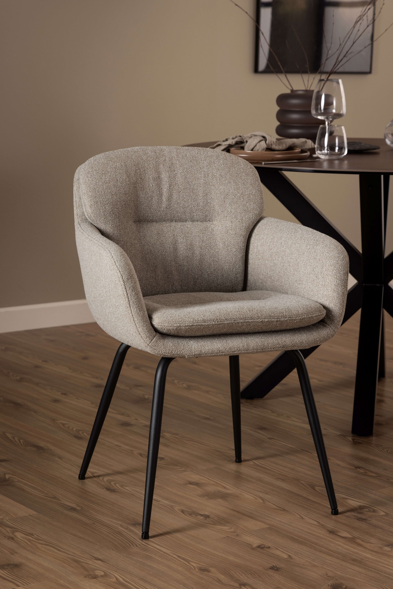 ACTONA GROUP Chaise de salle à manger »Dora mit Armlehnen - gepolstert & bequem, moderner Küchenstuhl« () Revêtement en tissu agréable & grand confort d’assise pour une position détendue