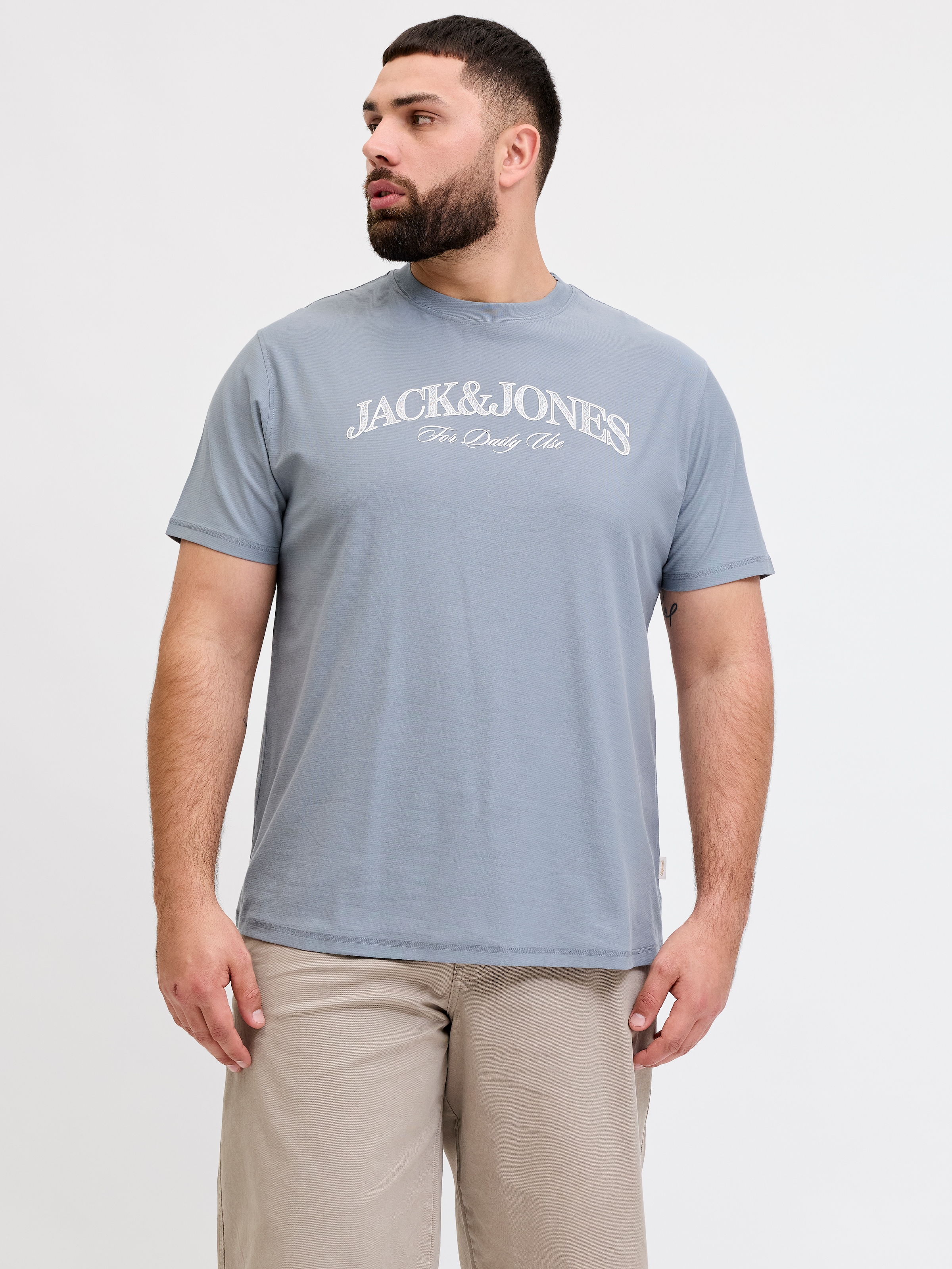 Jack & Jones PlusSize T-Shirt »JORCASSIS BRANDING TEE SS CREW NECK PLS« mit Logo Schriftzug