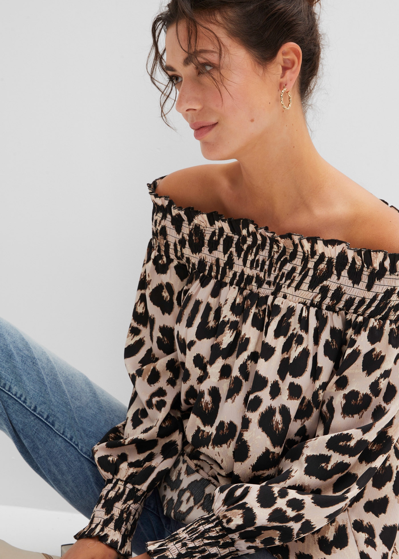 Image of bonprix Longbluse Oversize-Passform, Vokuhila-Schnitt, mit Rüschen, aus Polyester