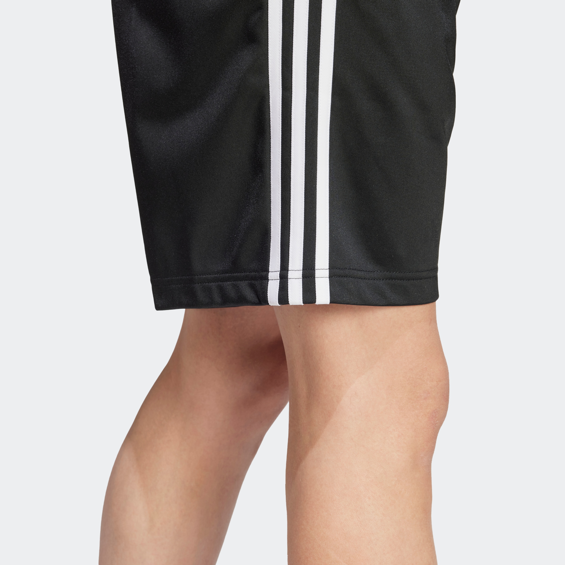 adidas Originals Shorts »FBIRD SHORT«, (1 tlg.)