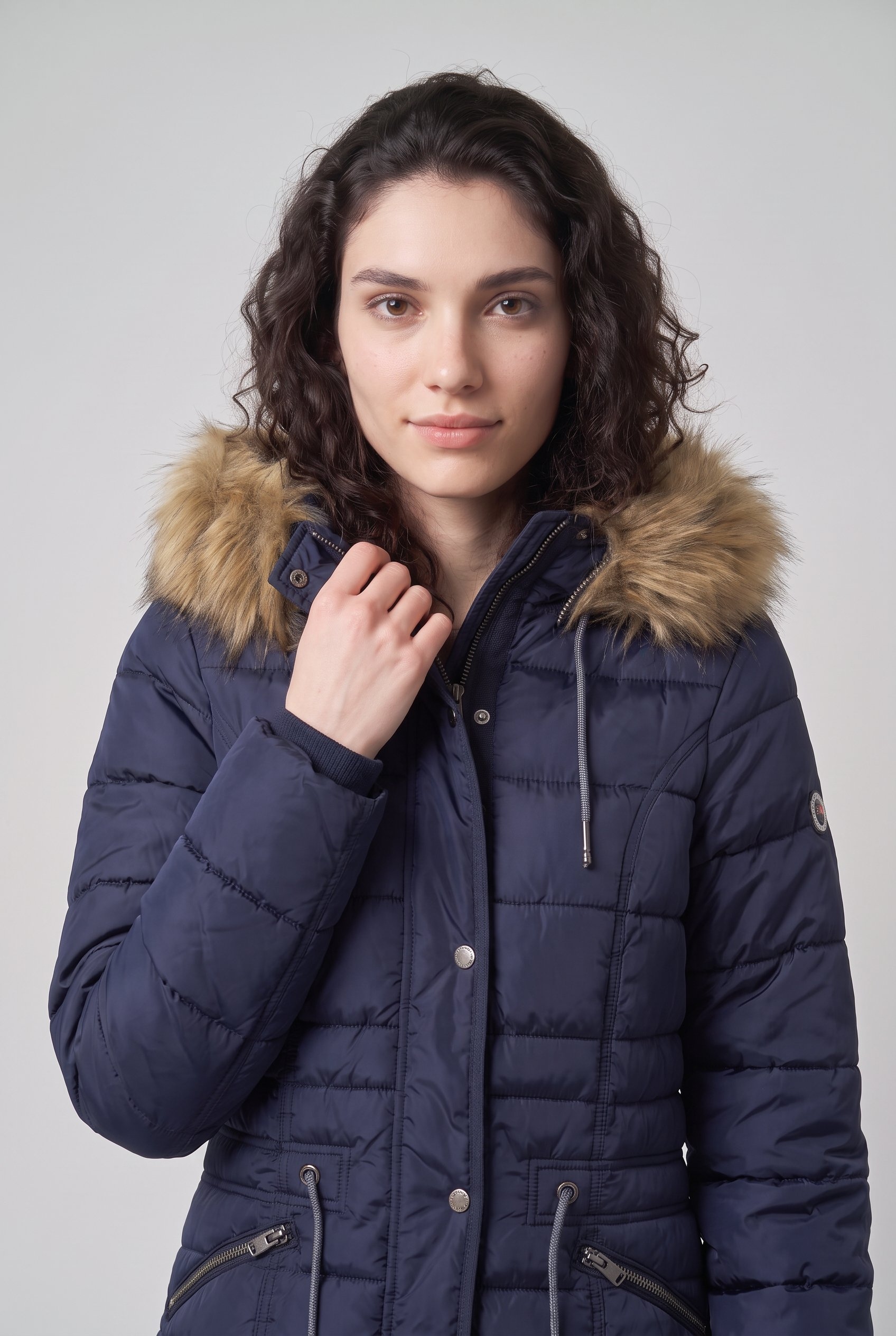 KangaROOS Steppjacke mit Kapuze figurbetonter Schnitt,  mit Reissverschlusstaschen