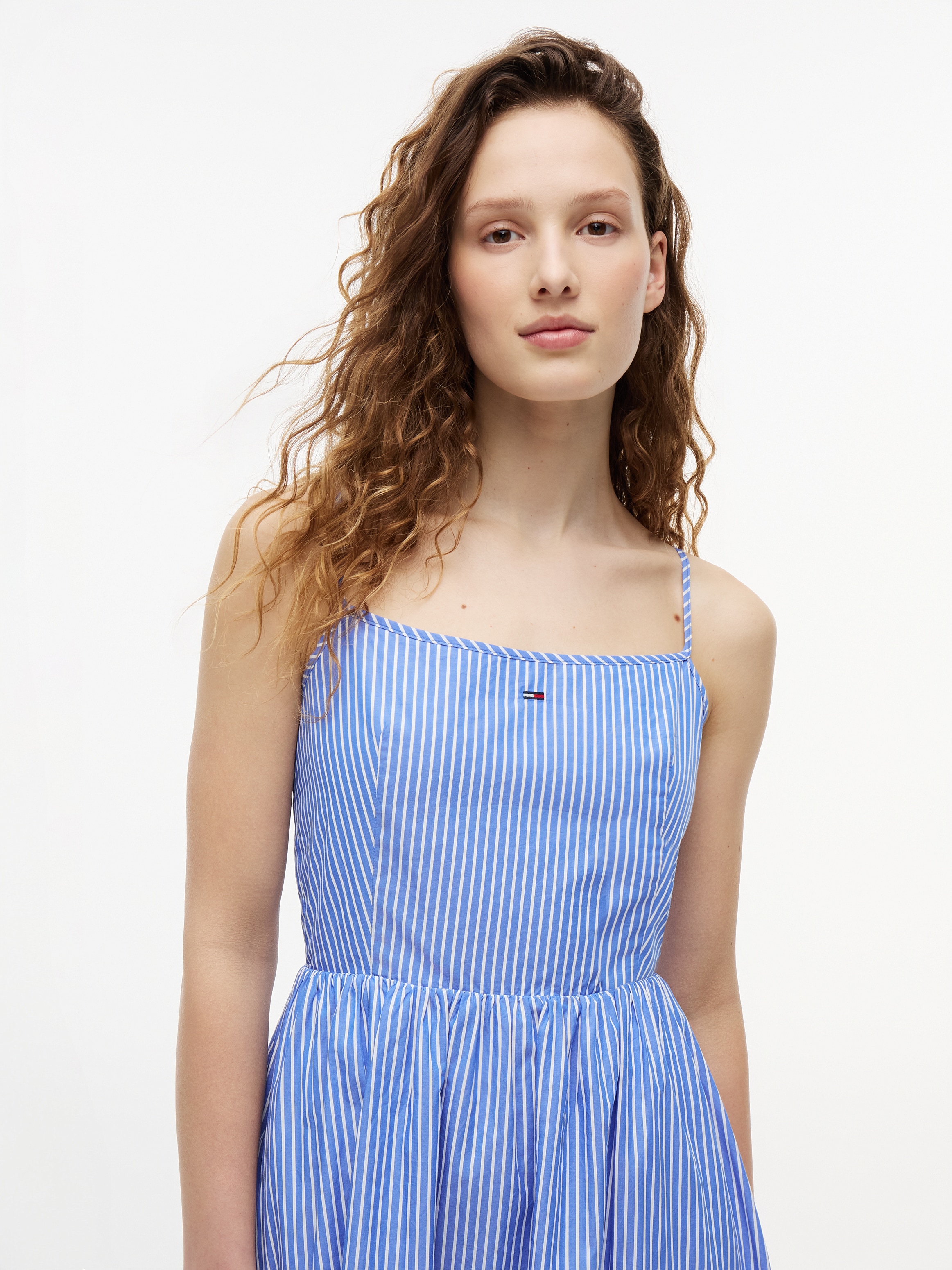Tommy Jeans Trägerkleid »TJW POPLIN STRAP MAXI DRESS EXT« Baumwolle, schmale Träger