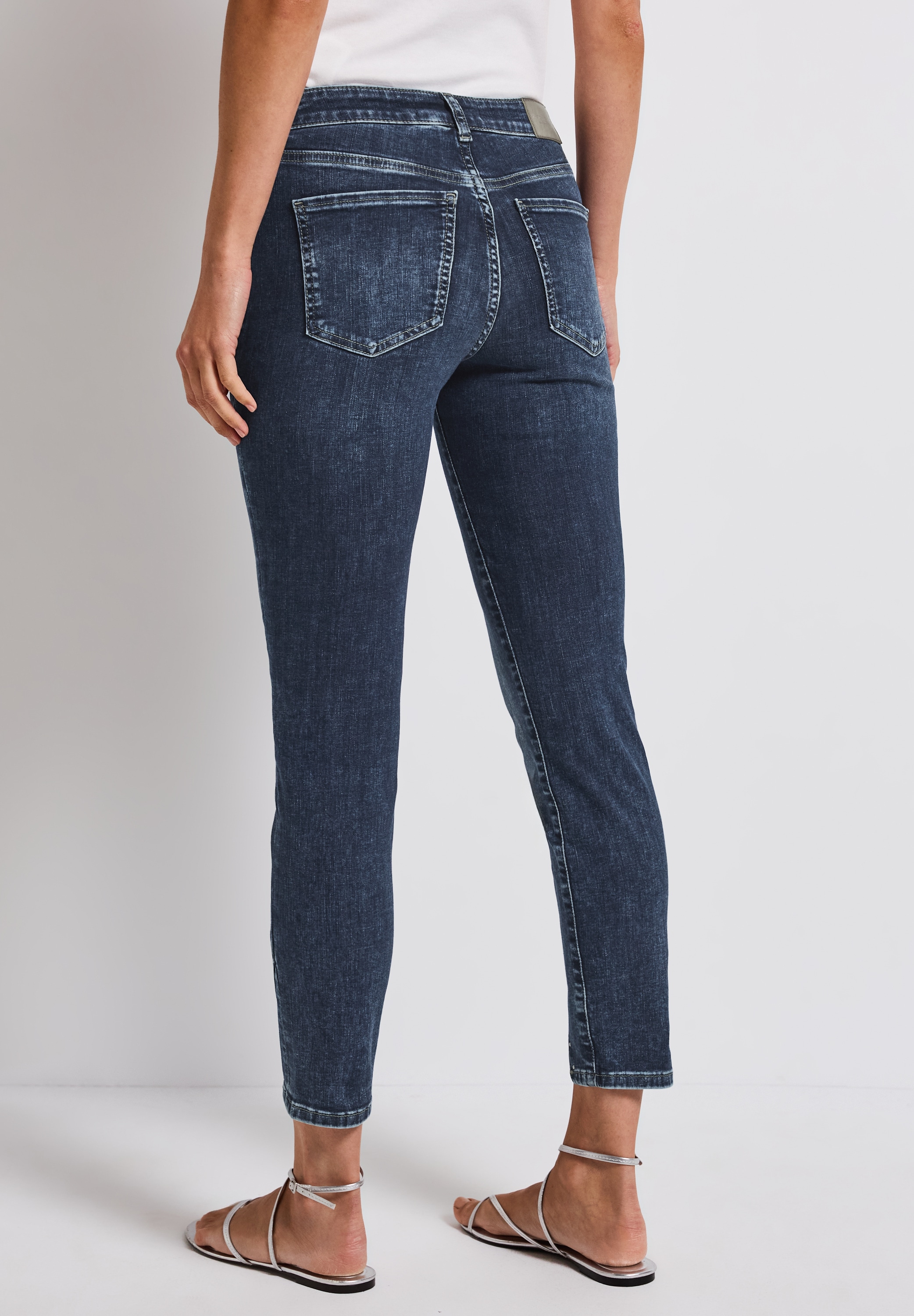 STREET ONE 5-Pocket-Jeans »Style YORK«, mit Schlitz und Nieten