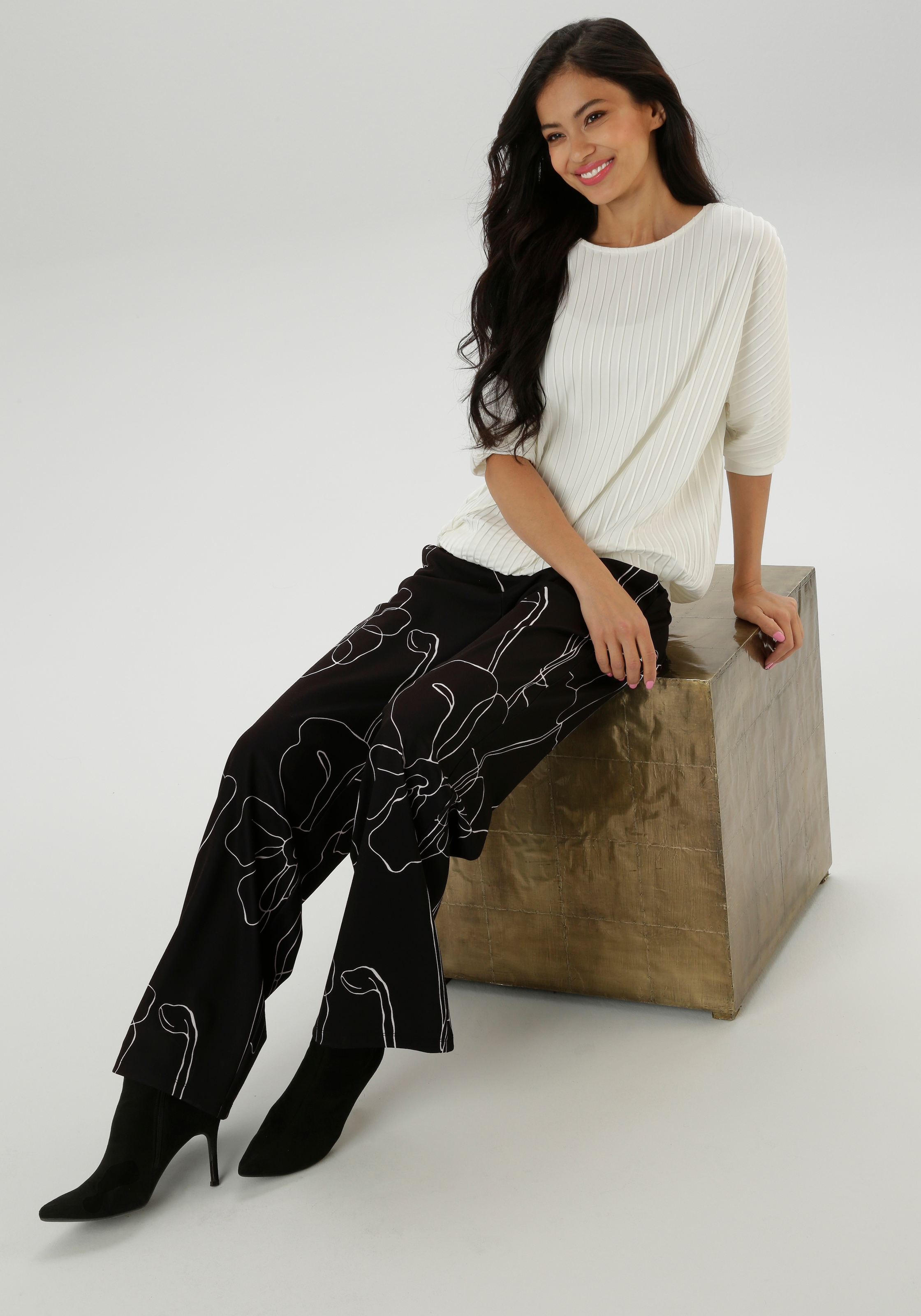 Aniston SELECTED Schlupfhose, mit trendigem Allover-Druck - NEUE KOLLEKTION