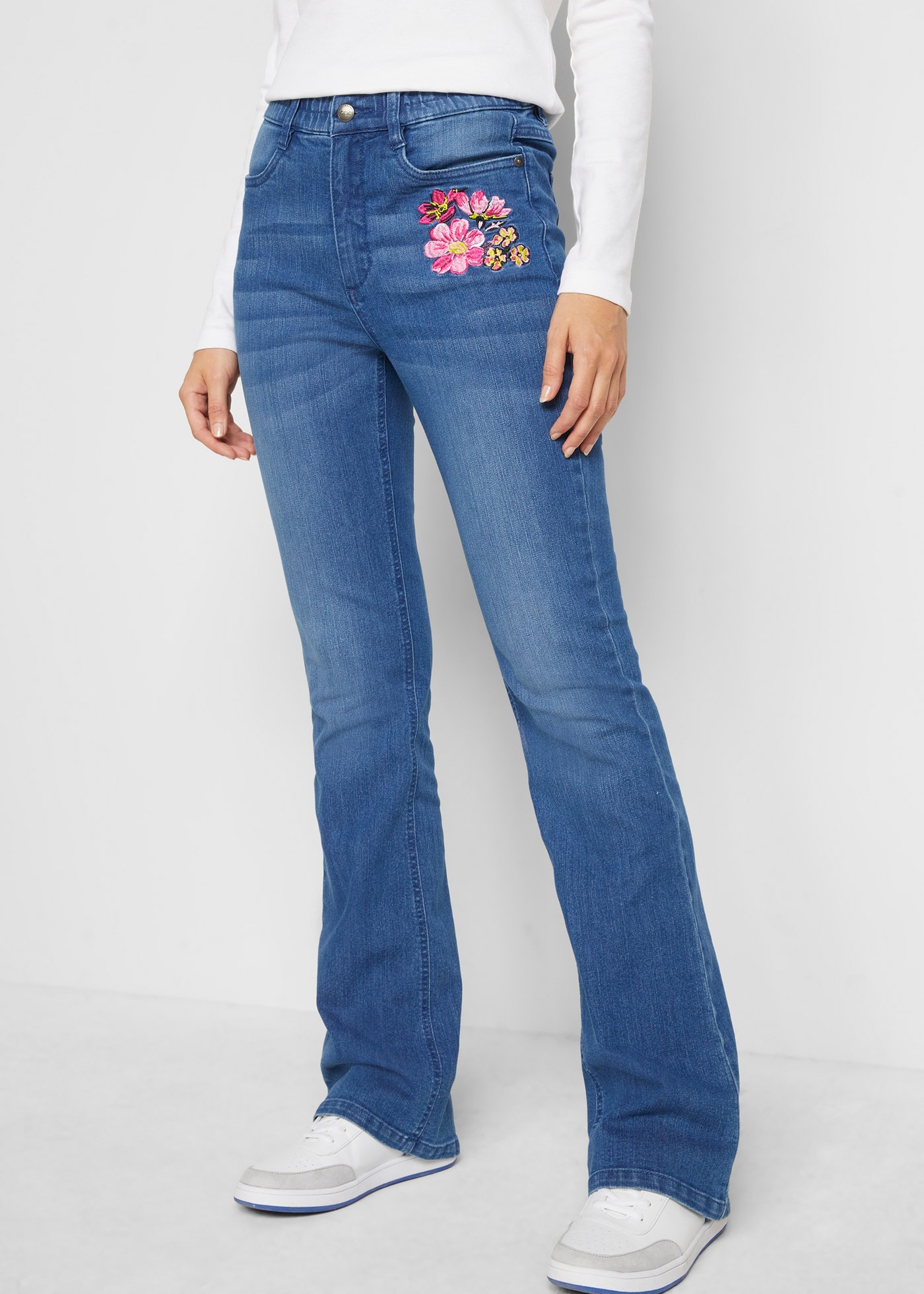 Image of bonprix Bootcut-Jeans Slim Fit Passform, High Waist, mit Stickerei