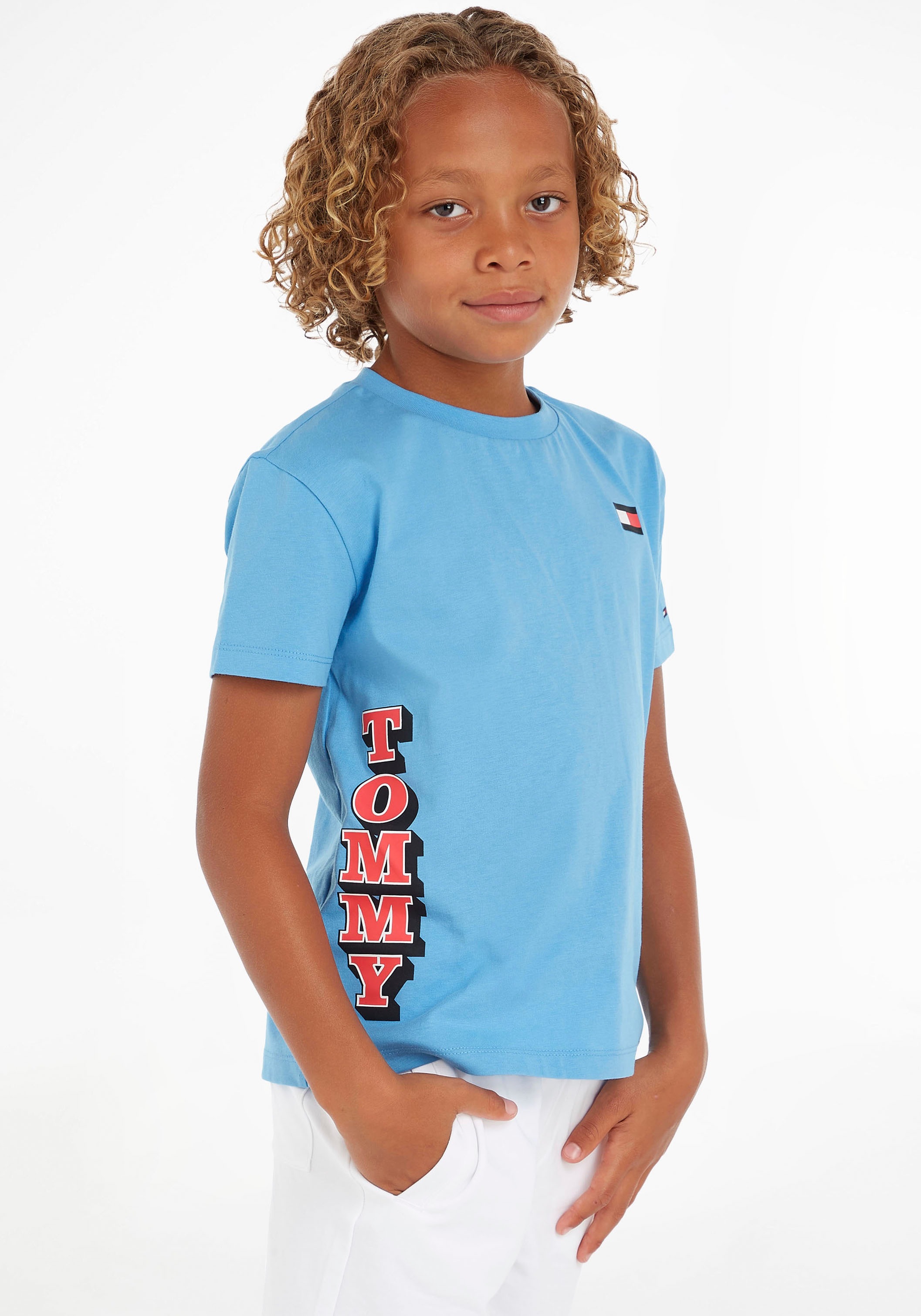 Tommy Hilfiger T-Shirt »FUN LOGO TEE S/S«, mit 3D-Logoschriftzug kaufen