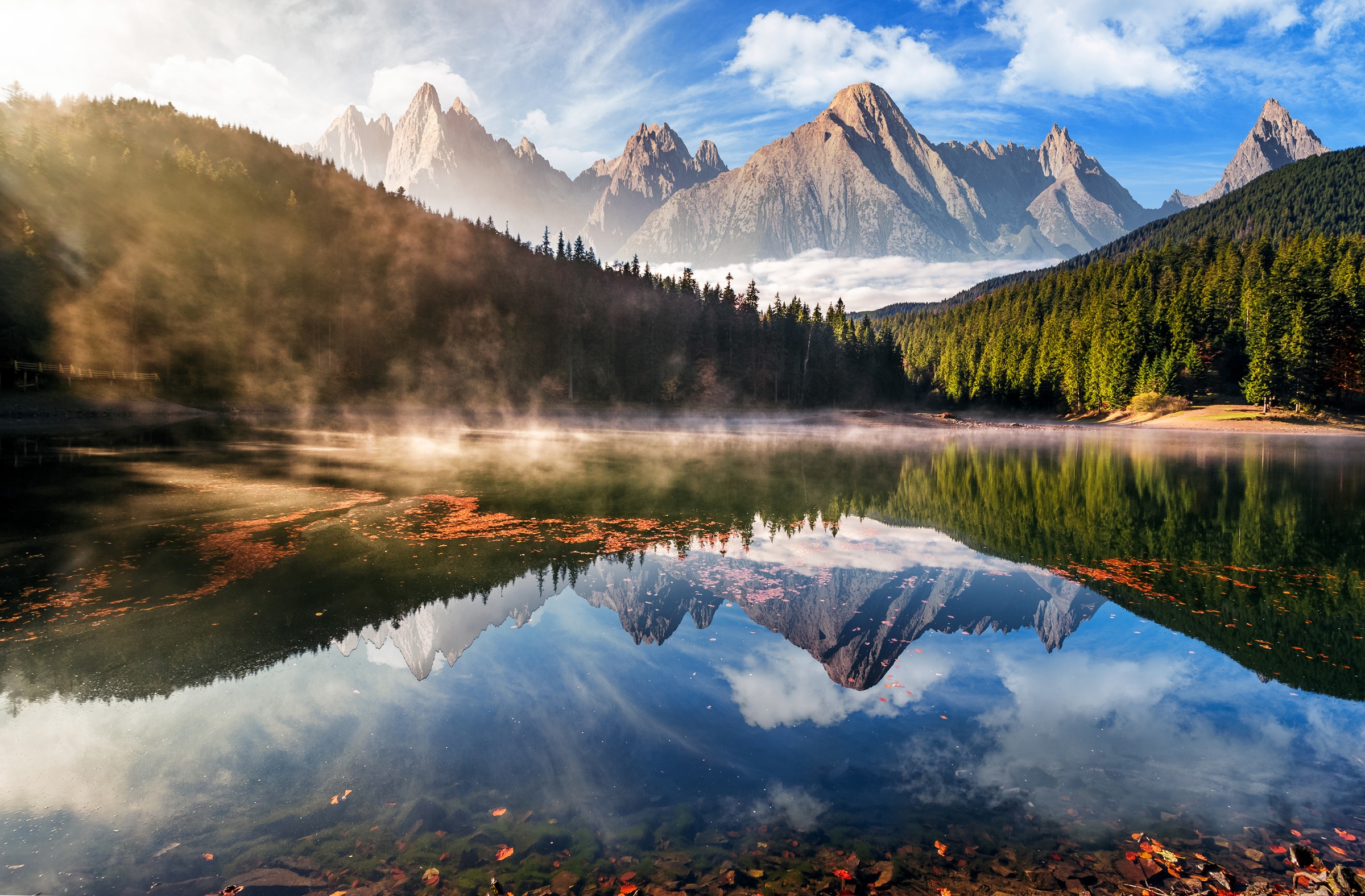 Image of Papermoon Fototapete "Mountain Lake Autumn Fog" glatt