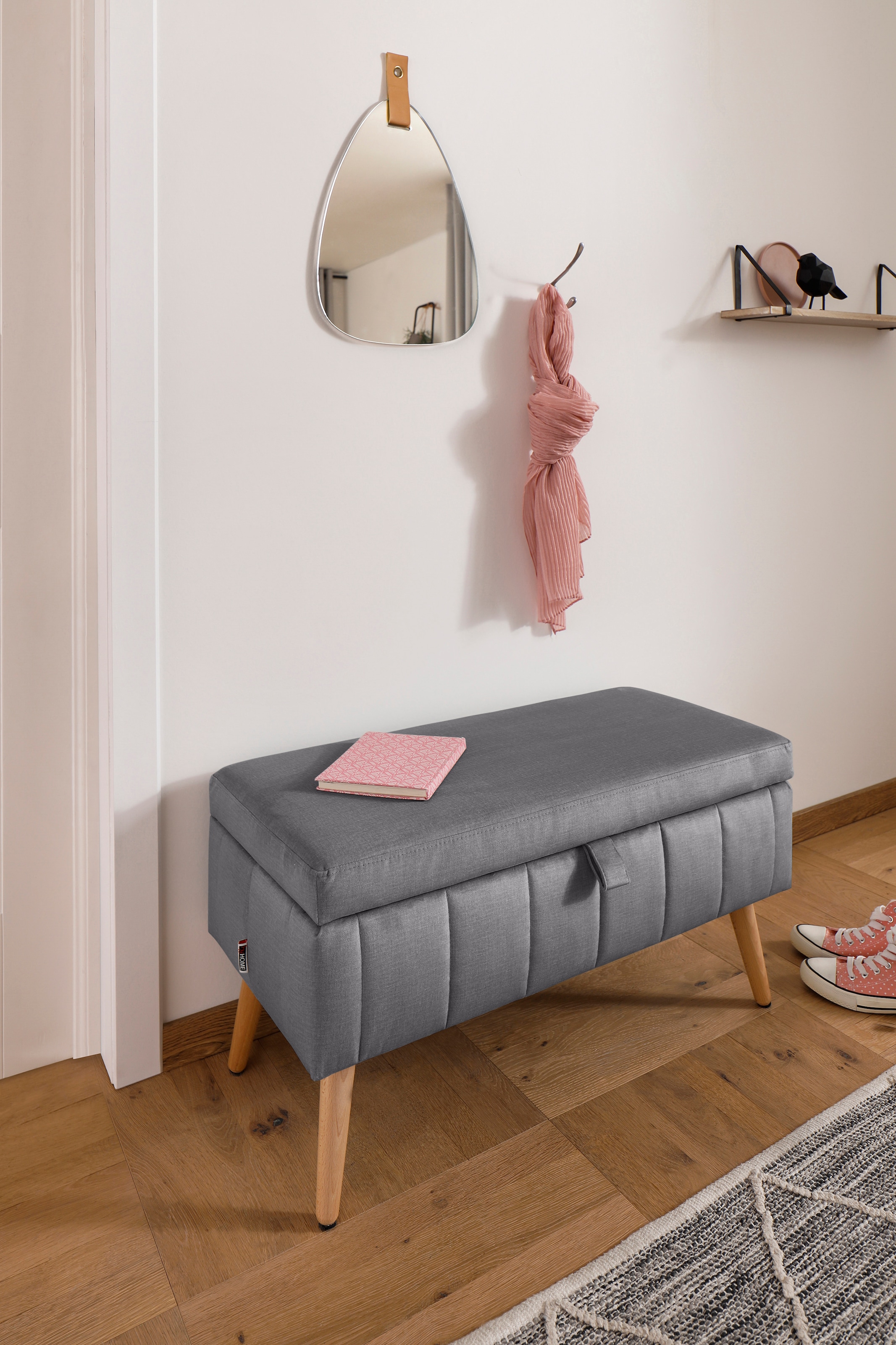 INOSIGN Truhenbank »AMIRA Sitzbank mit Stauraum, Masse B/T/H: 81/36/43 cm«, mit Staufach, in 3 Bezugsqualitäten mit feiner Steppung
