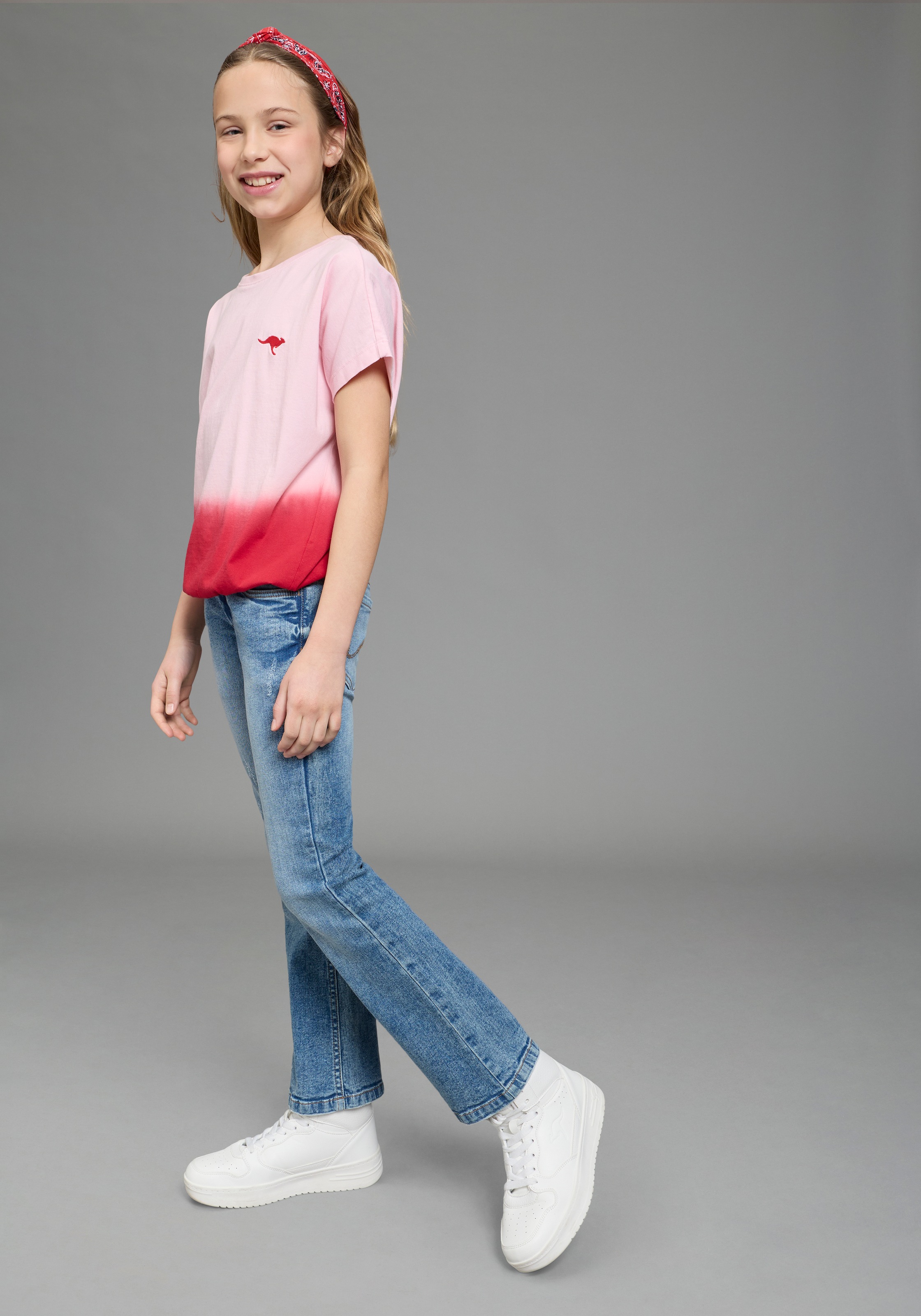 KangaROOS T-Shirt »mit Farbverlauf und Logodruck« Kurzarm,  weite Fledermausärmel,  modisches Batikmuster