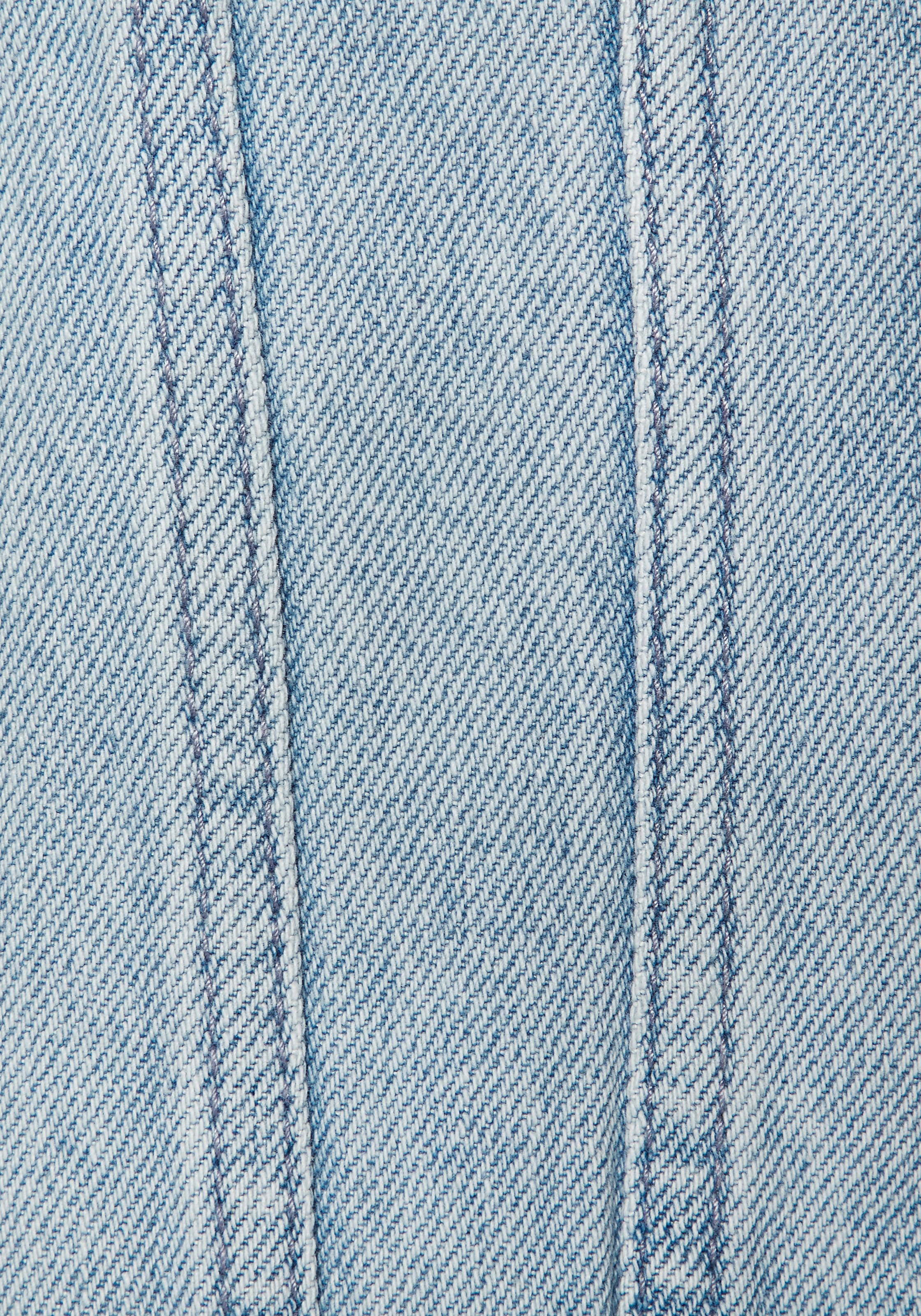LASCANA Jeansjacke »mit zwei Pattentaschen und Riegeln am Saum« Denimjacke, kurze Übergangsjacke, Sommerjacke aus Denim