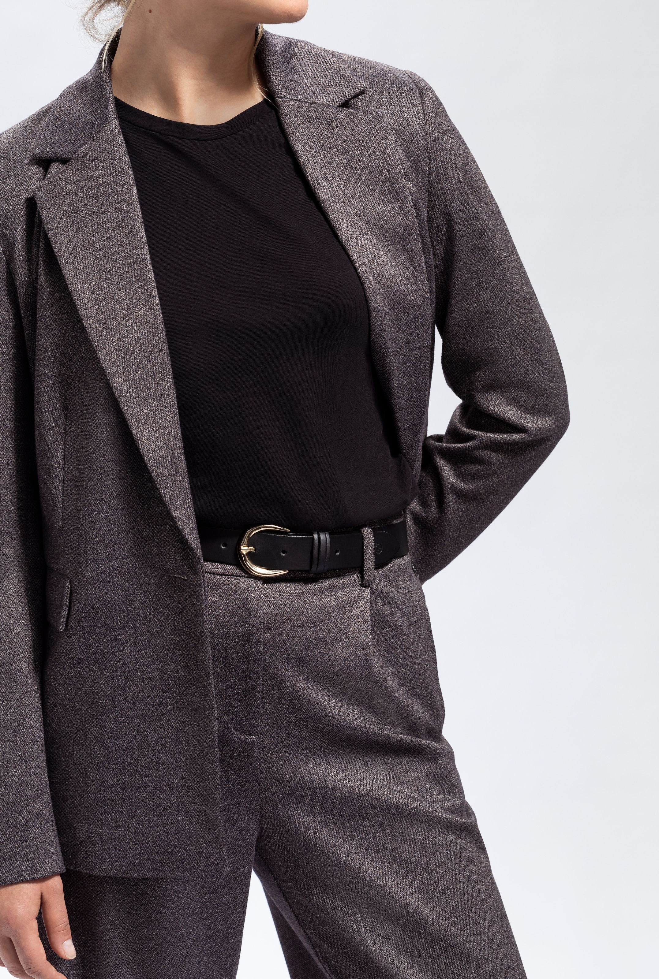 Tamaris Ceinture en cuir »"Clara Gold"« 3cm breit, schlichte Dornschnalle in Gold, dezentes Markenlogo