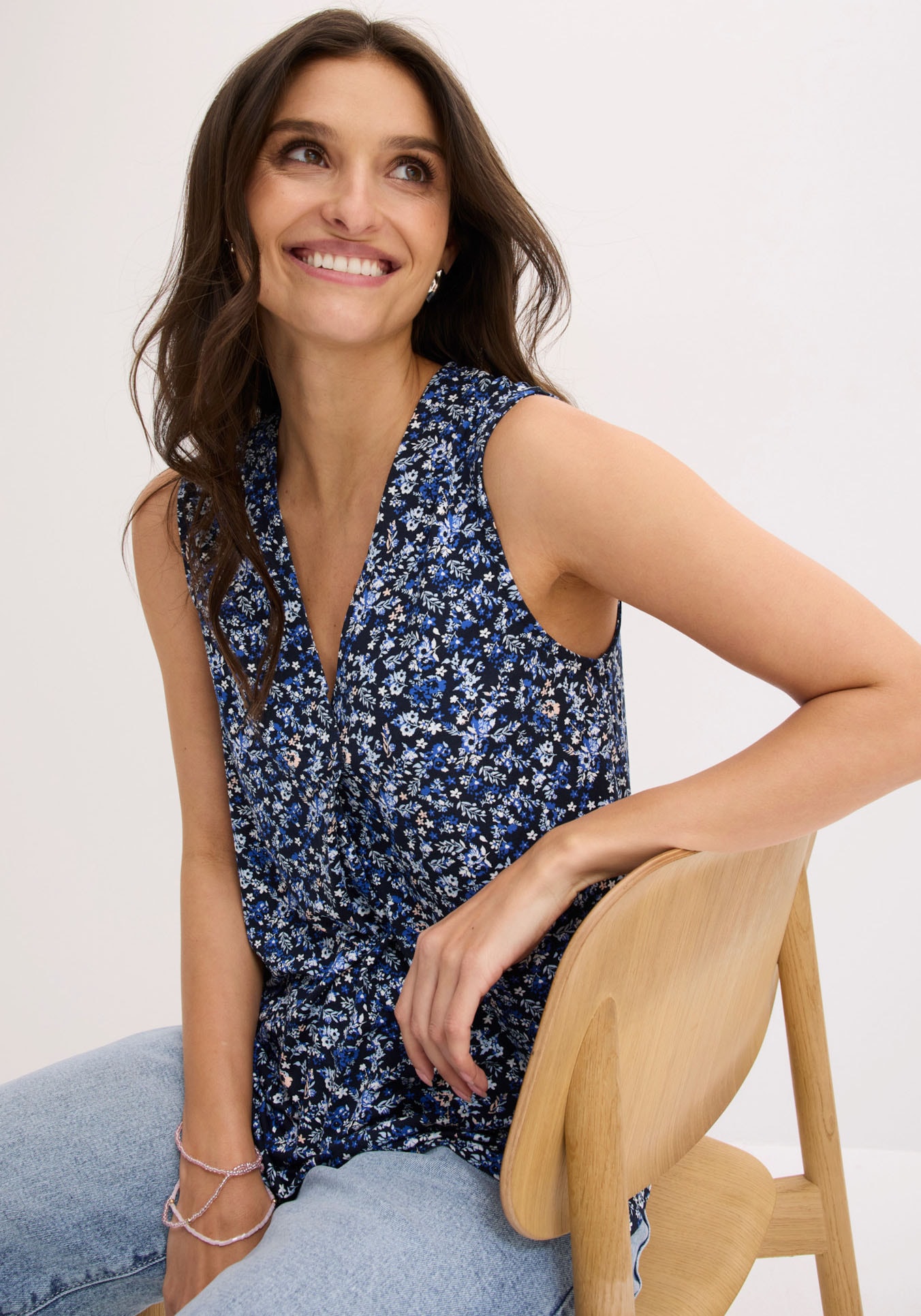 bonprix Shirttop mit V-Ausschnitt, mit eingelegter Falte, ärmellos