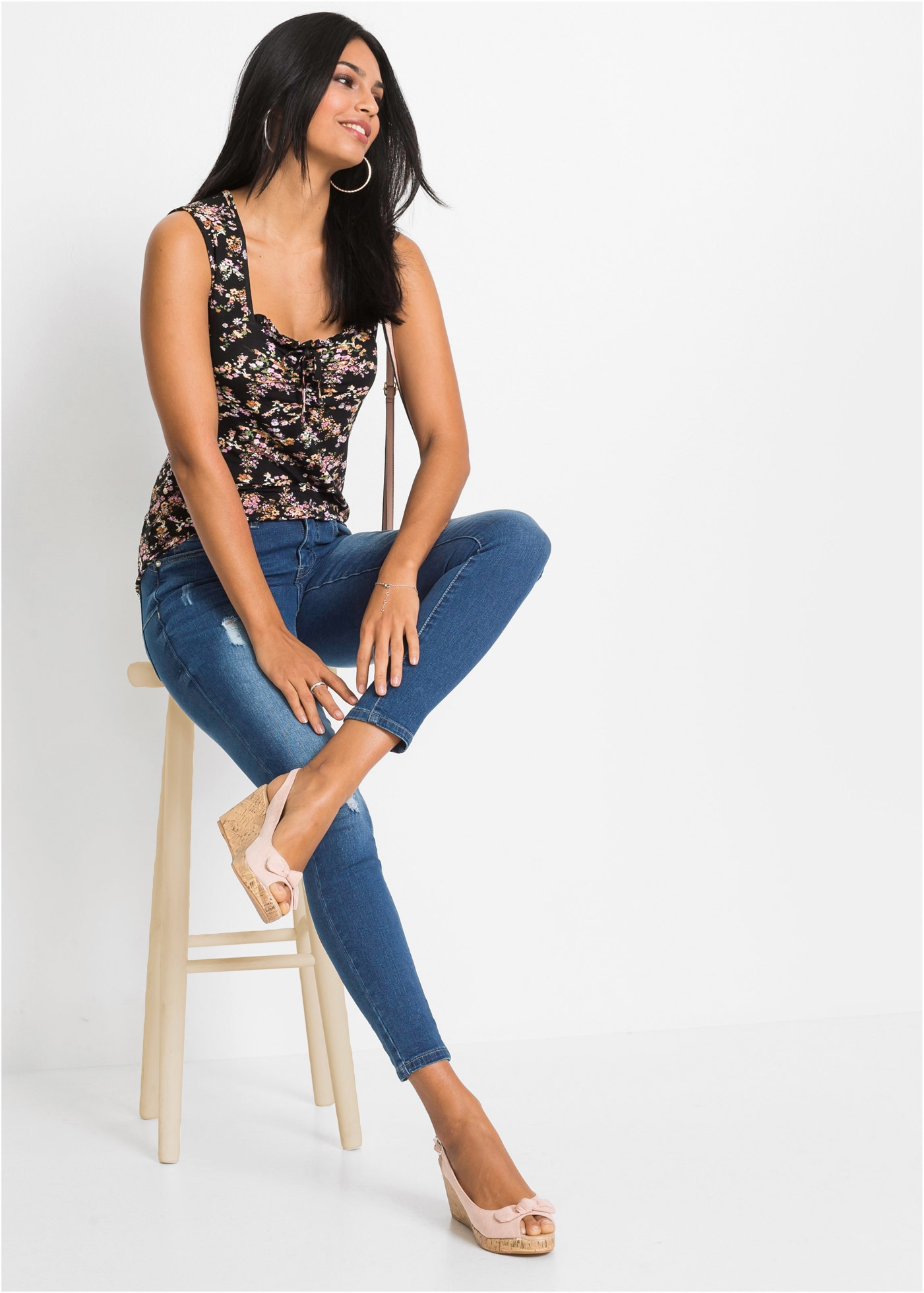 bonprix Shirttop »Top aus Viskose-Mix« ärmelloses Design, figurbetonte Passform, femininer Stil