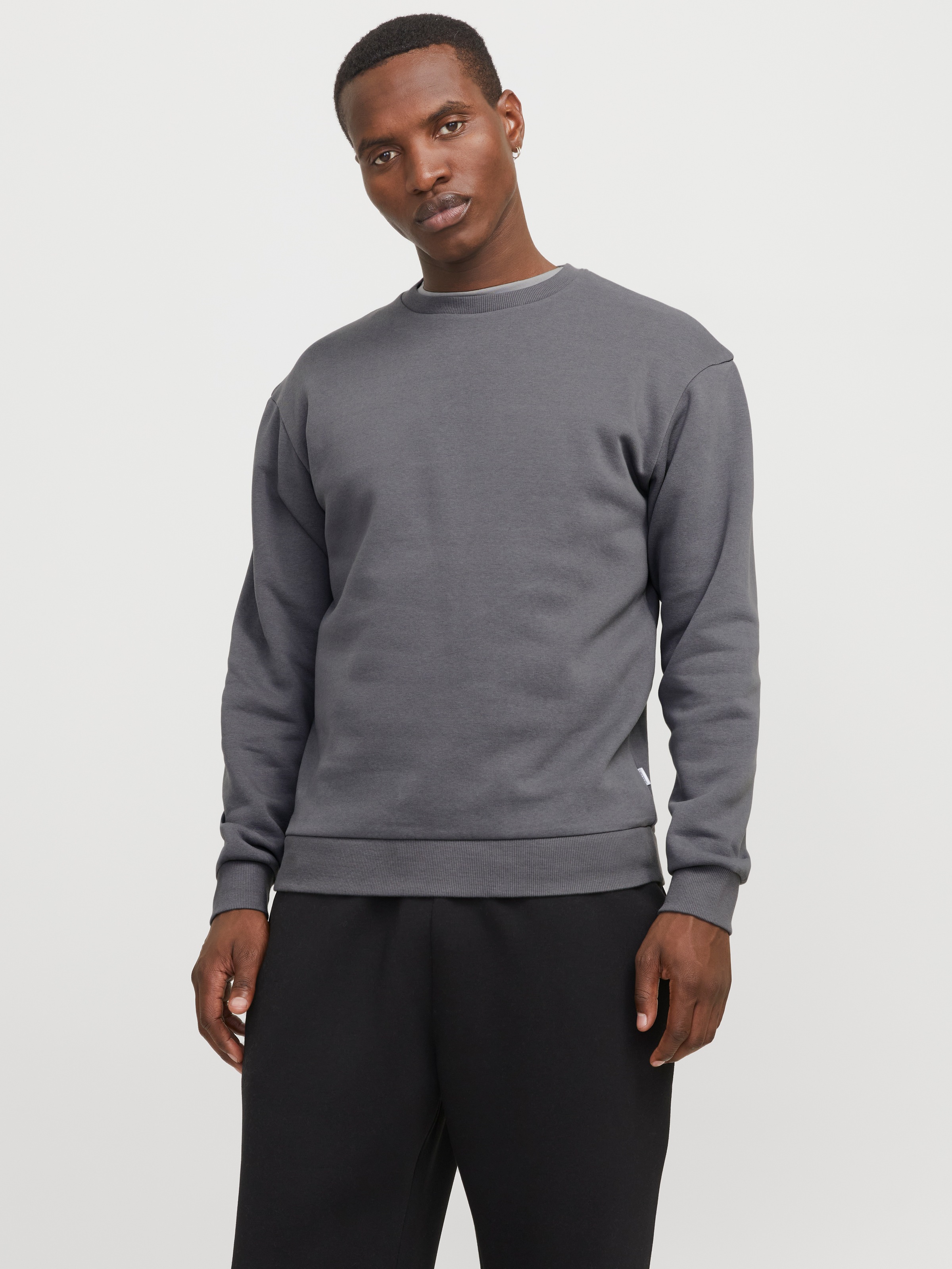 Jack & Jones Sweatshirt »JJEBRADLEY mit Rippbündchen für Alltag und Freizeit«, relaxed fit, atmungsaktiv, Rundhals, ohne Kapuze