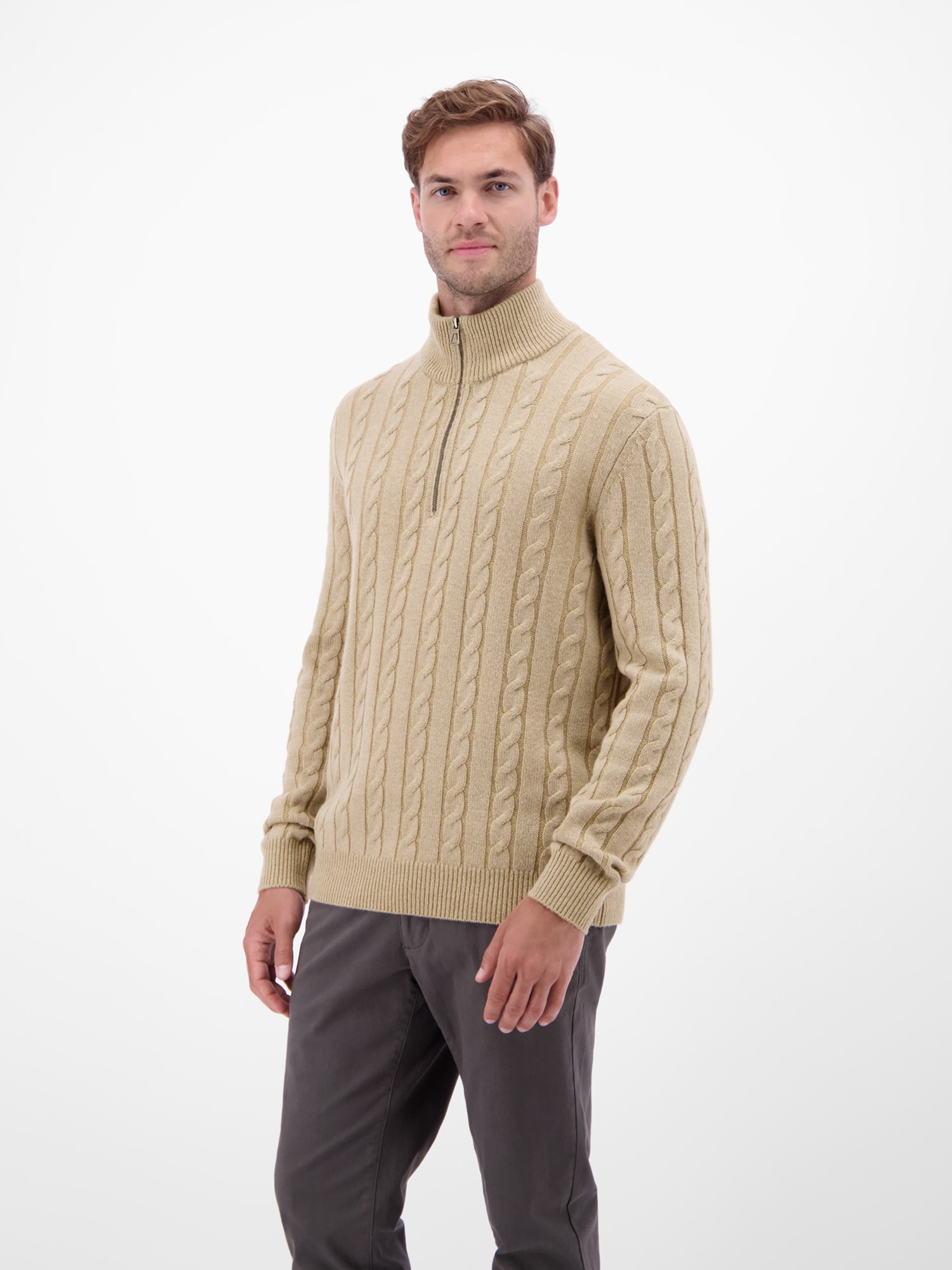 LERROS Pull en tricot »Troyer mit Zopfmuster - Klassik trifft Coolness«