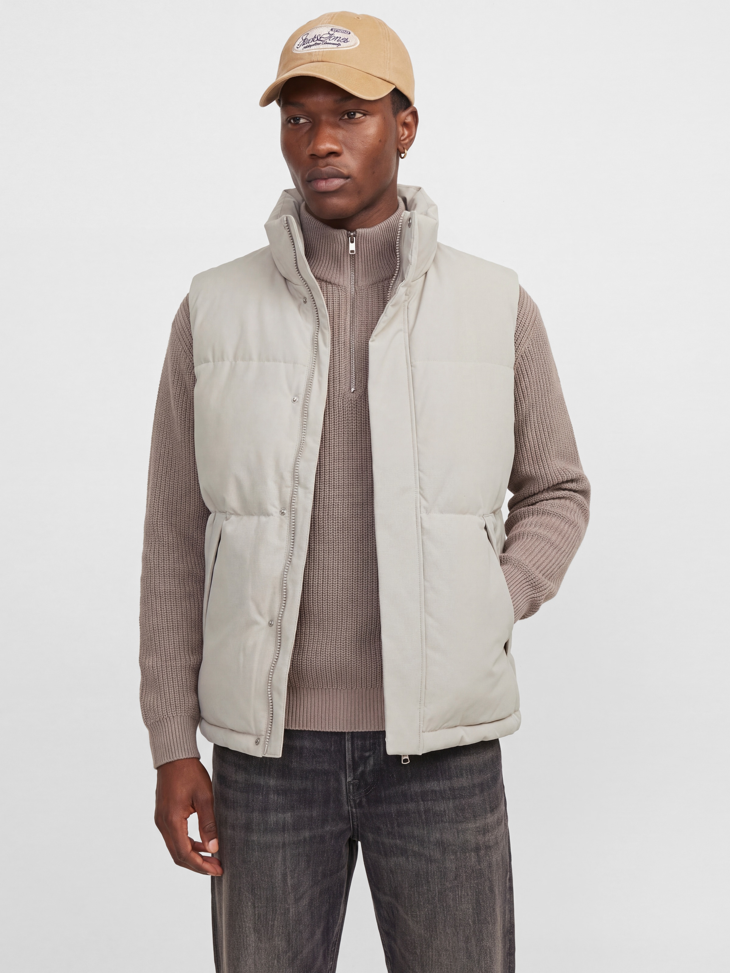 Jack & Jones Gilet matelassé »JJESOHO BODYWARMER AW26 SN« Fibres synthétiques, avec col montant