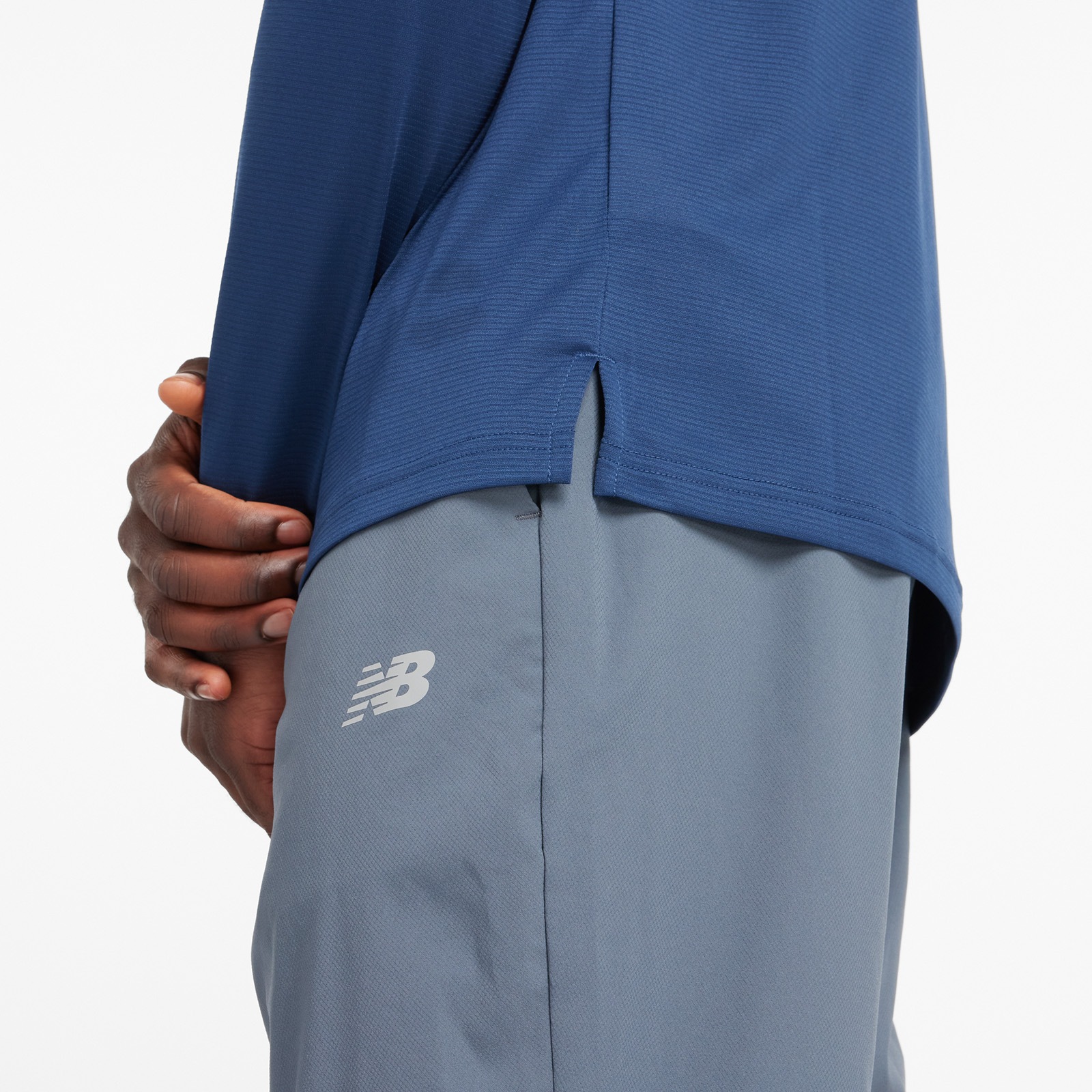 New Balance Laufshirt »Sport Essentials Long Sleeve«, mit Label